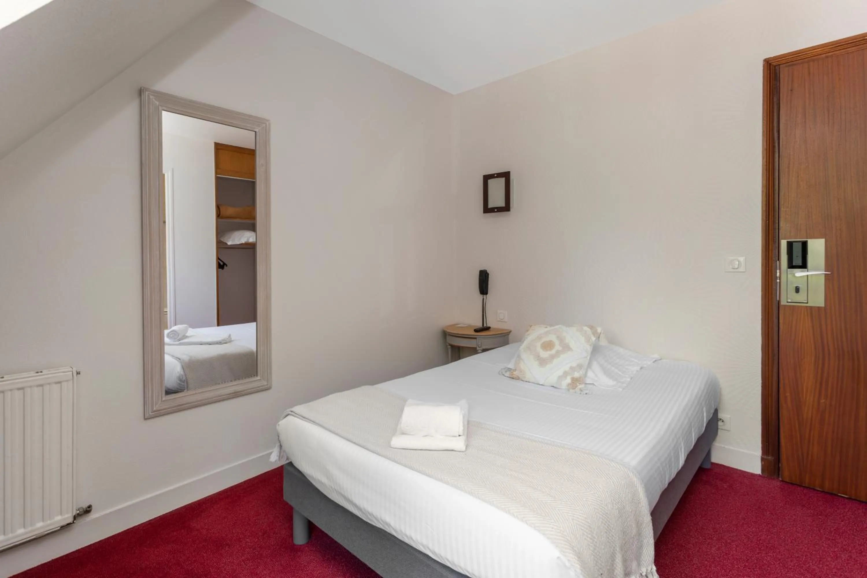 Bed in Hôtel Le Romantica