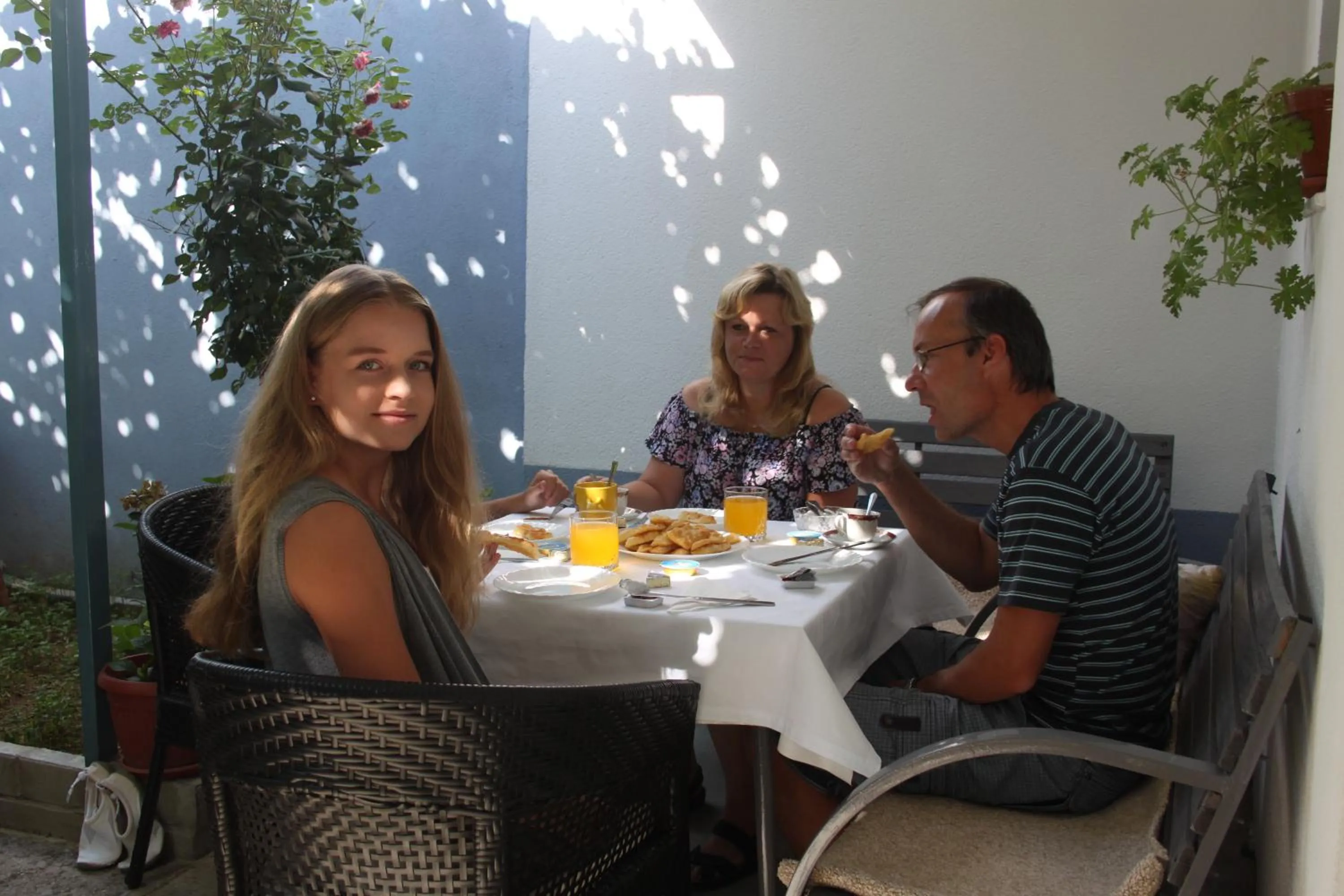 Restaurant/places to eat in Guesthouse Aurora