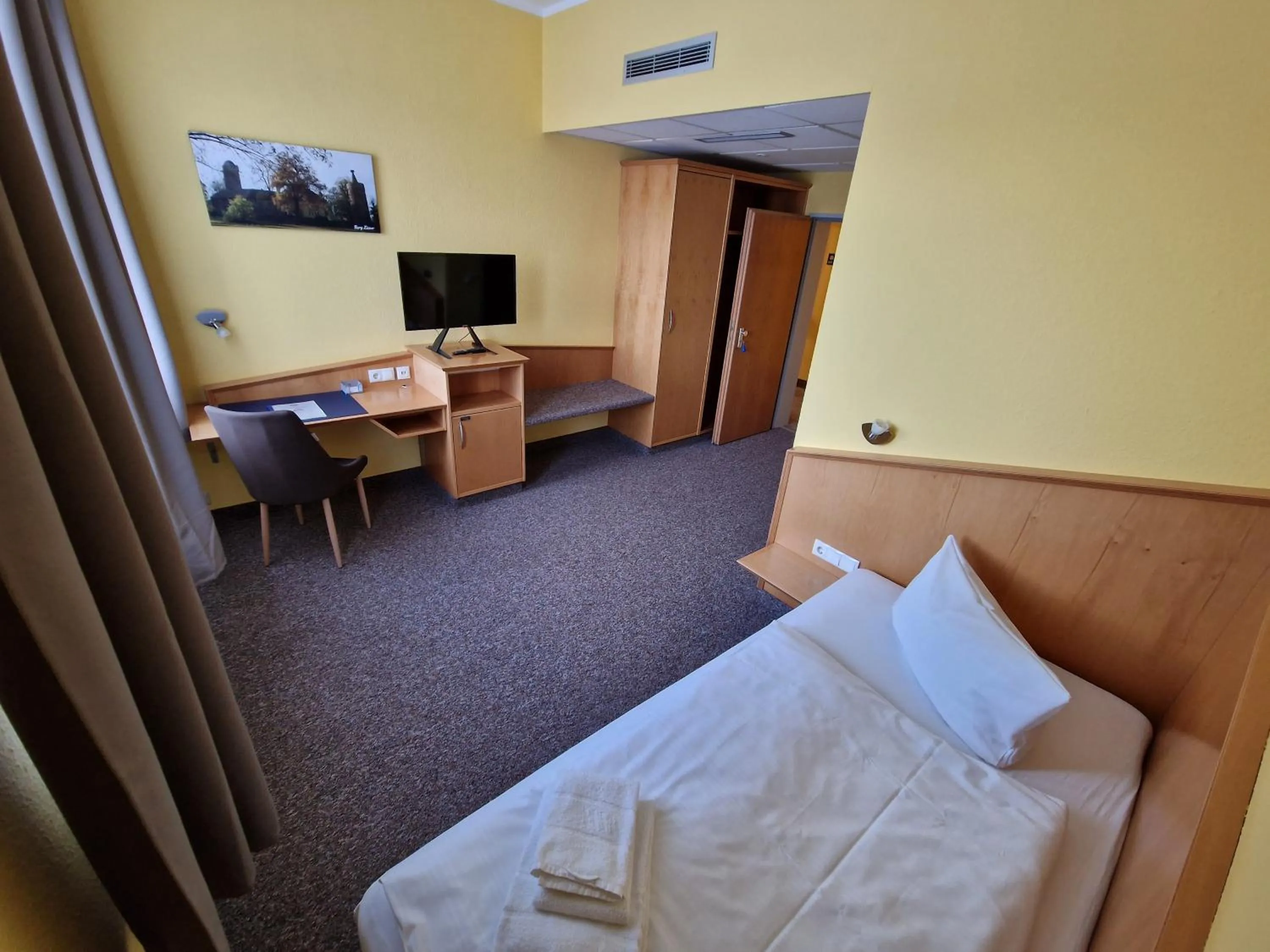 Photo of the whole room, Bed in Hotel A2