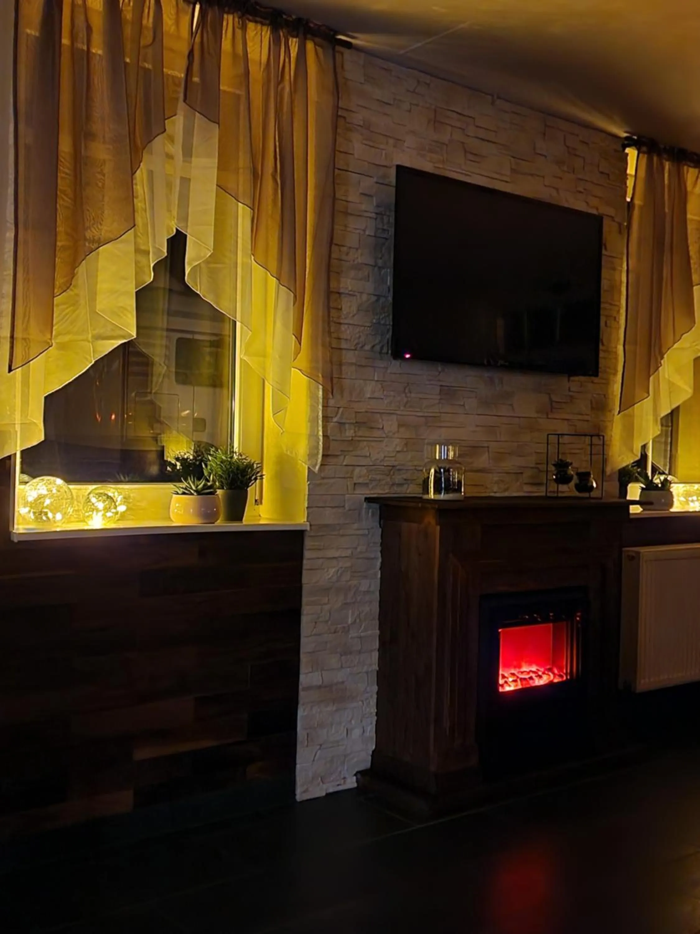 Restaurant/places to eat in Hotel A2