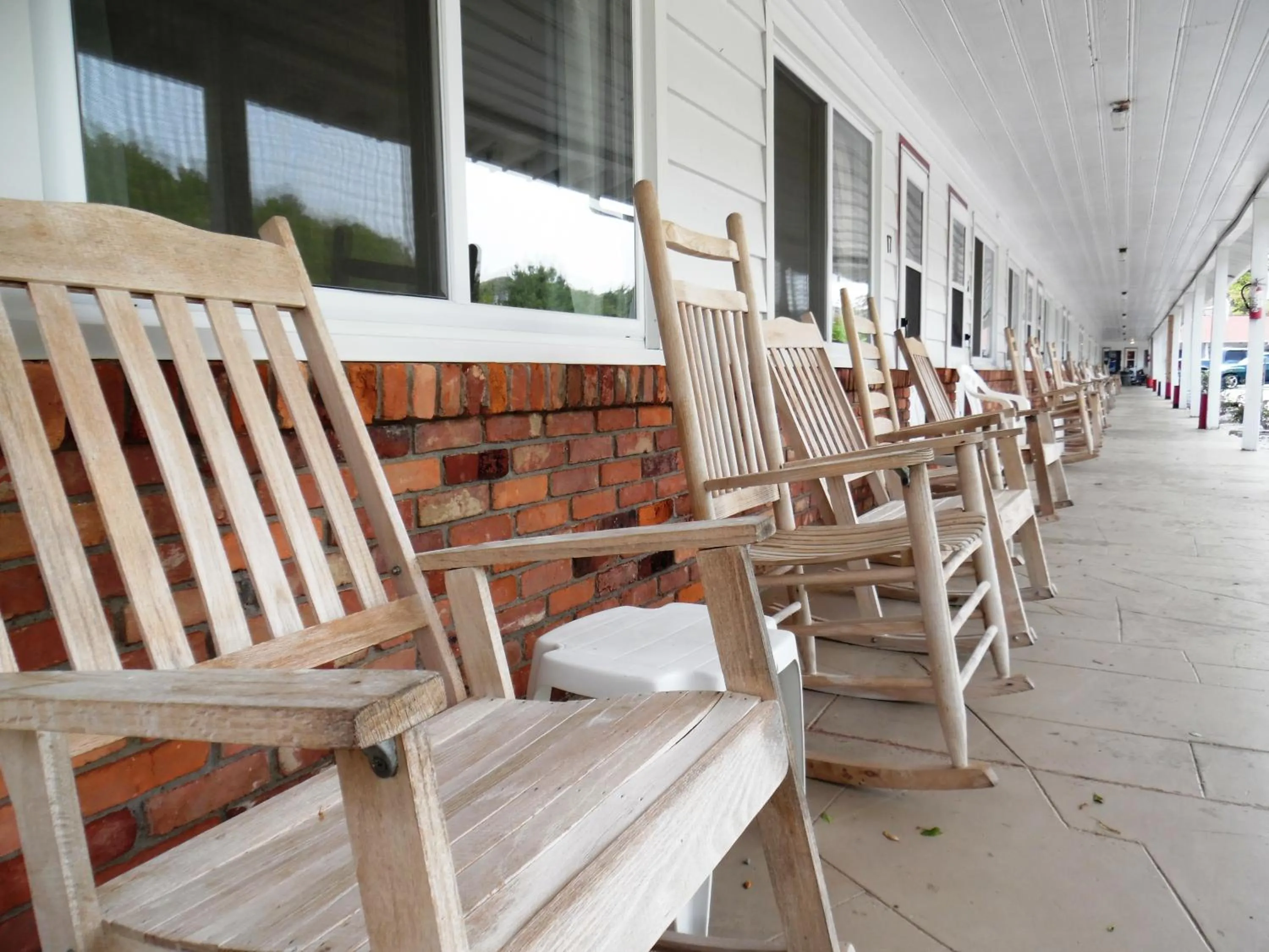 Property building in Laurel Park Inn