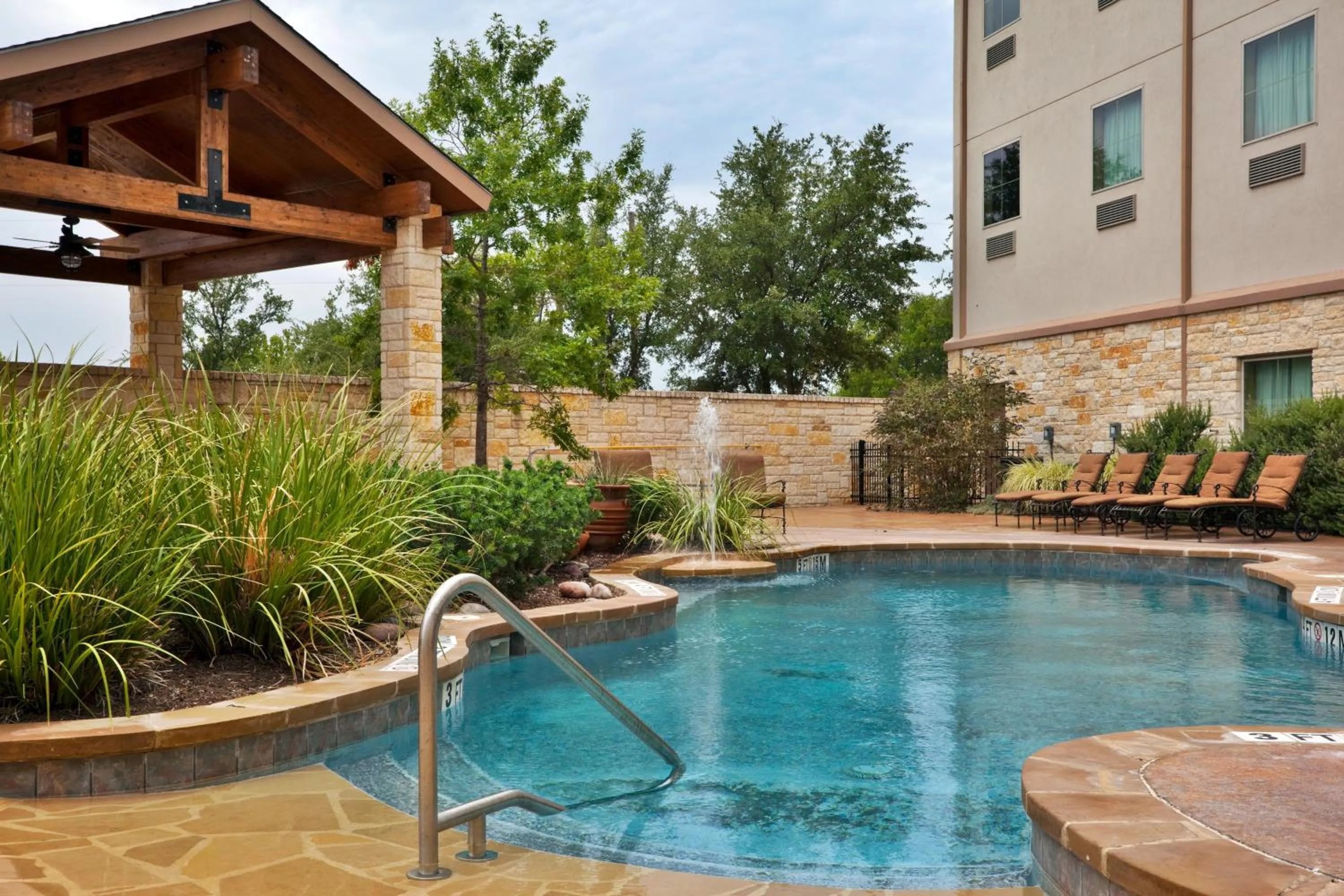 Swimming pool in Holiday Inn Express of Salado-Belton by IHG
