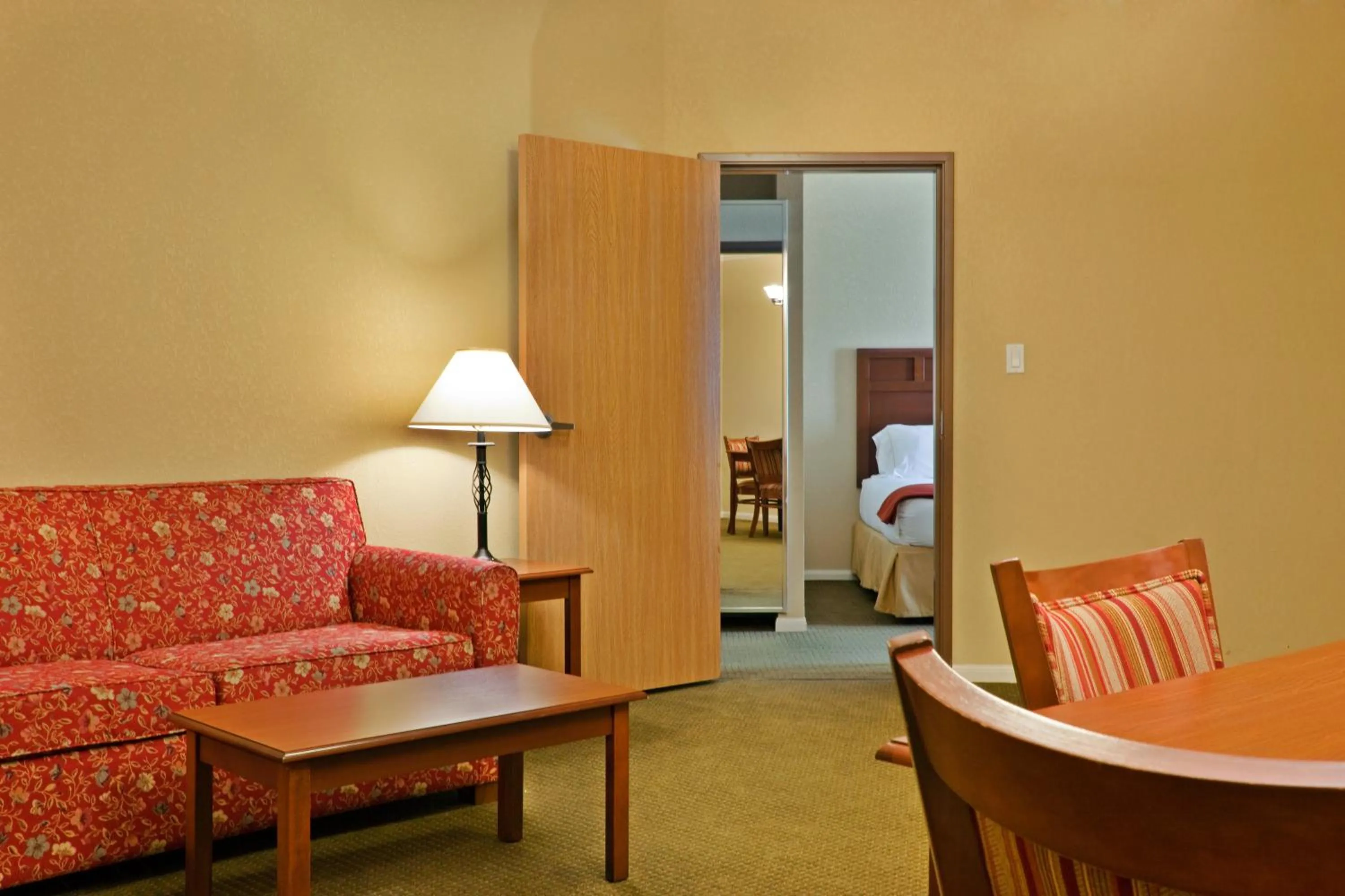Photo of the whole room in Holiday Inn Express of Salado-Belton by IHG
