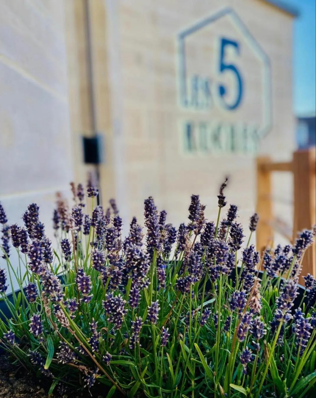 Hotel restaurant La Pêcherie - Le manoir d'à coté - Les 5 ruches -Logis hôtels