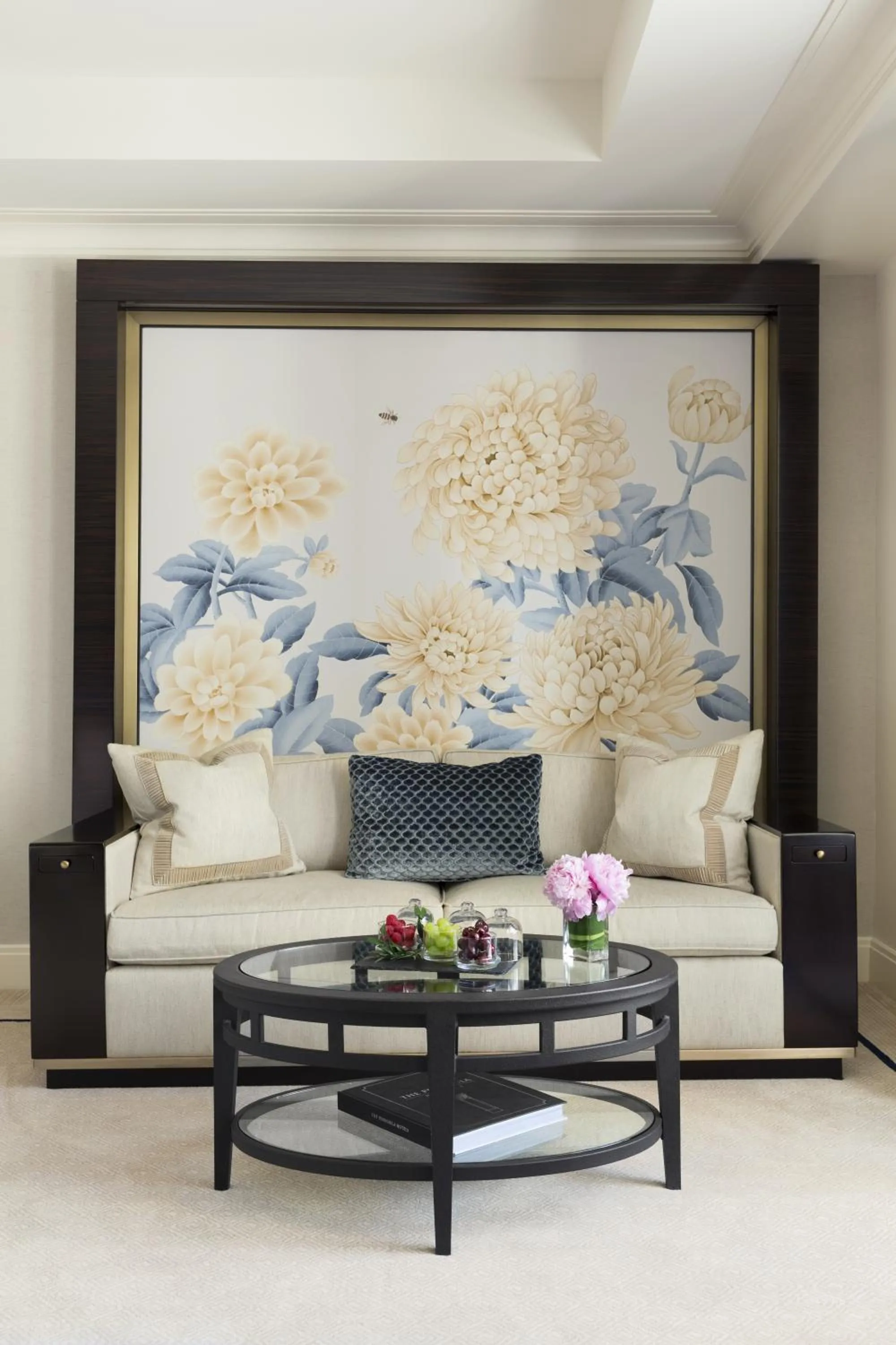 Living room in The Peninsula Chicago