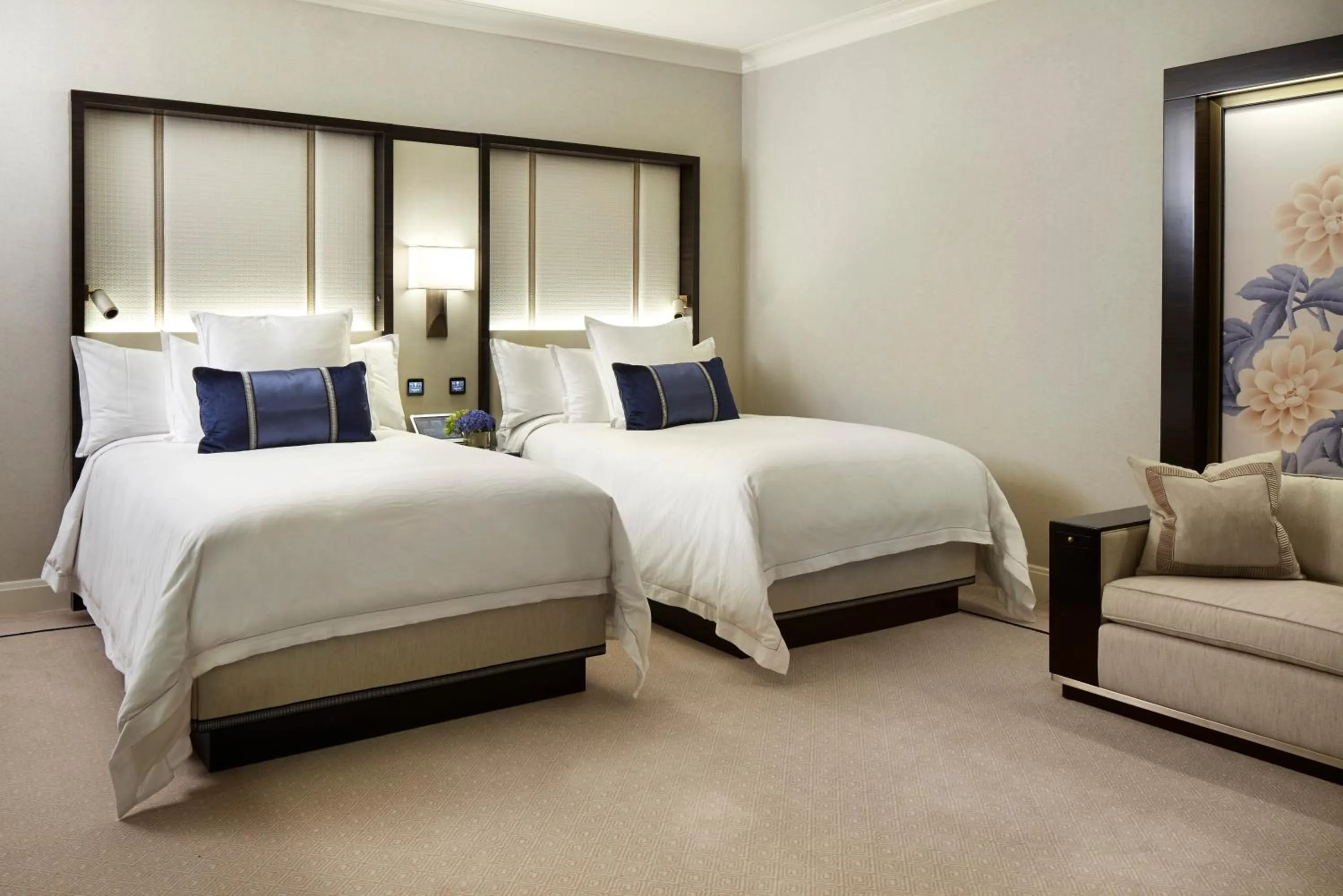 Bed in The Peninsula Chicago