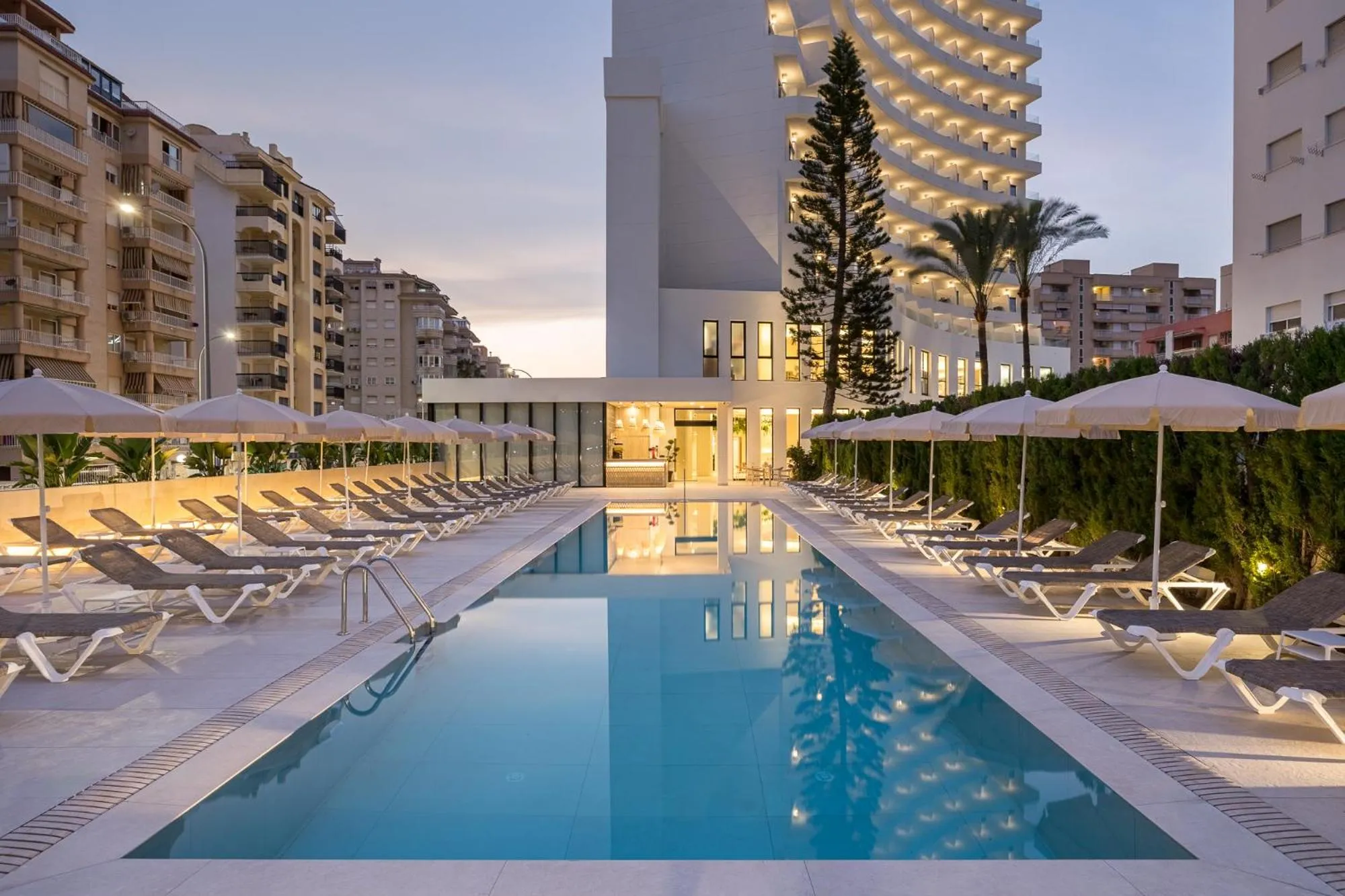 Swimming pool in Hotel RH Arena - Todo Incluido