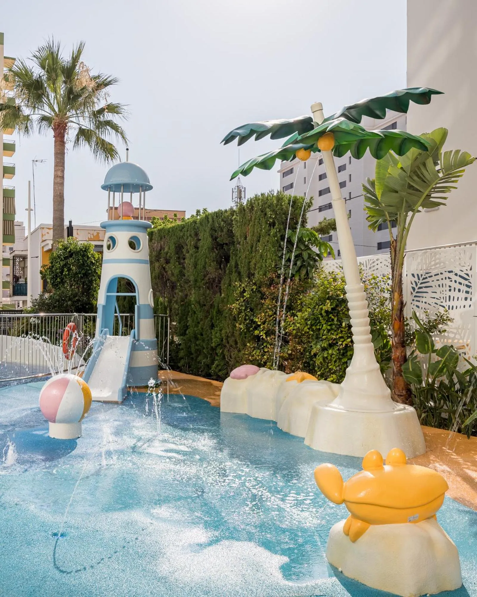 Swimming pool in Hotel RH Arena - Todo Incluido