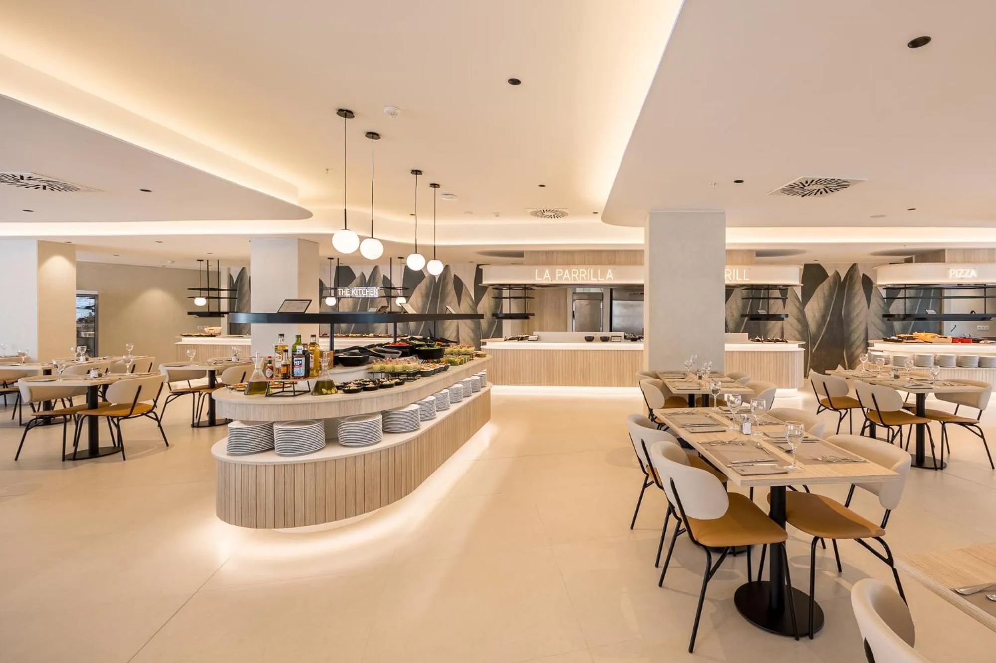 Restaurant/places to eat in Hotel RH Arena - Todo Incluido