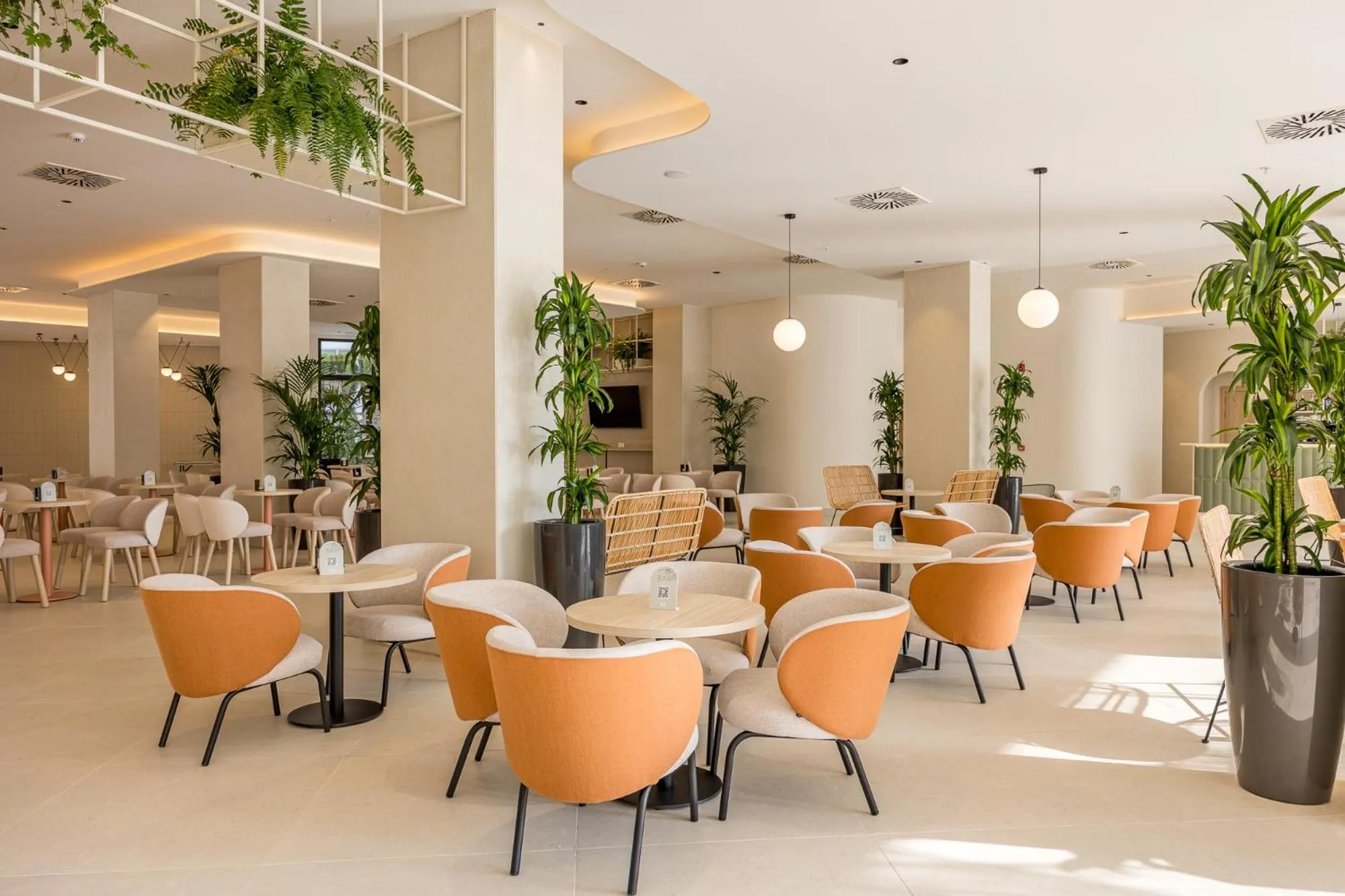 Lounge or bar in Hotel RH Arena - Todo Incluido