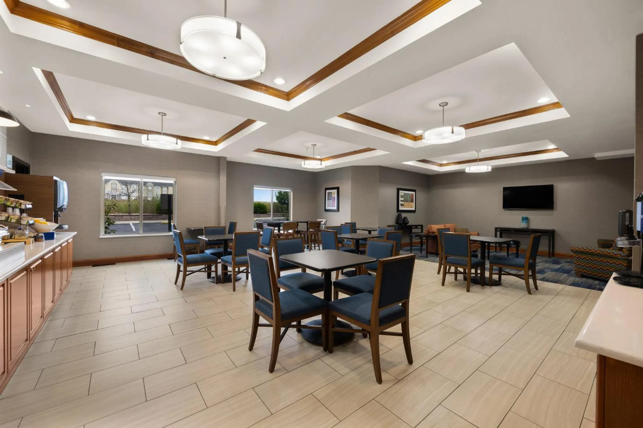 Breakfast in Holiday Inn Express Hotel & Suites Limon I-70/Exit 359 by IHG