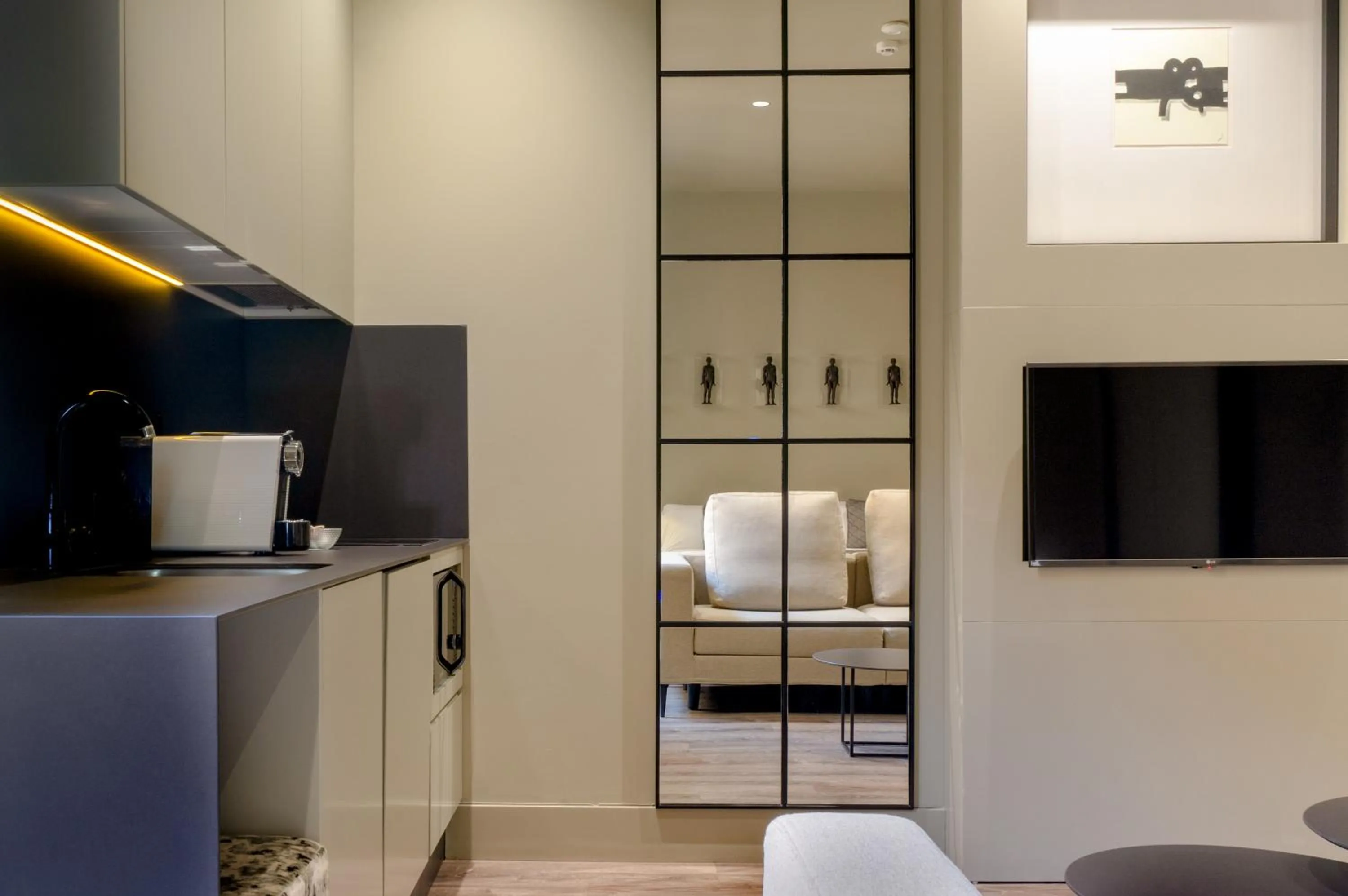 TV and multimedia in The Valentia Cabillers