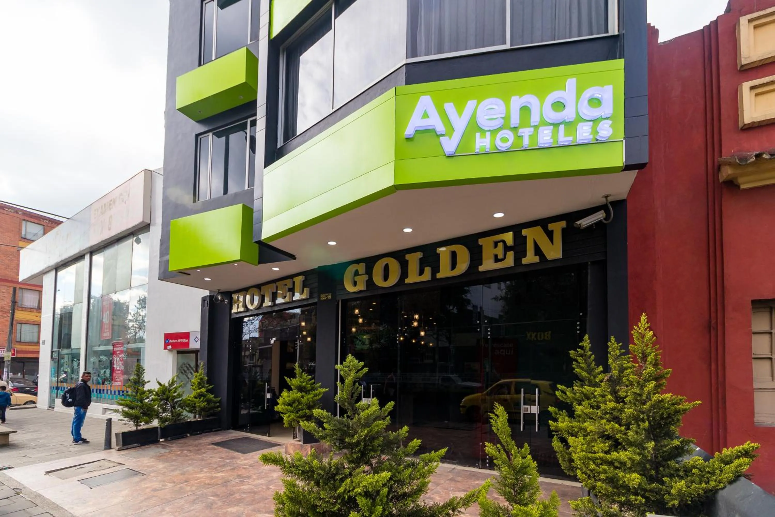 Property building in Ayenda 1063 Golden