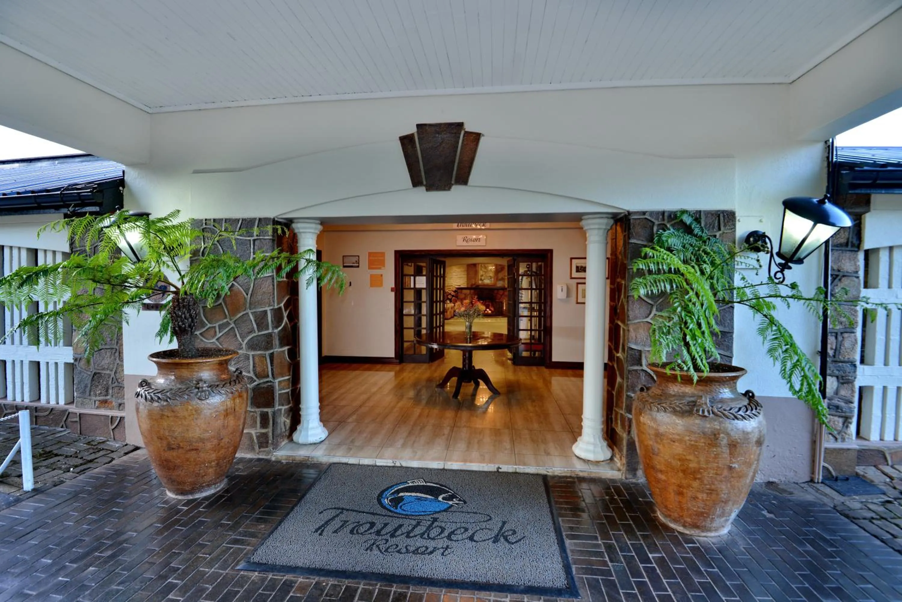 Facade/entrance in Troutbeck Resort