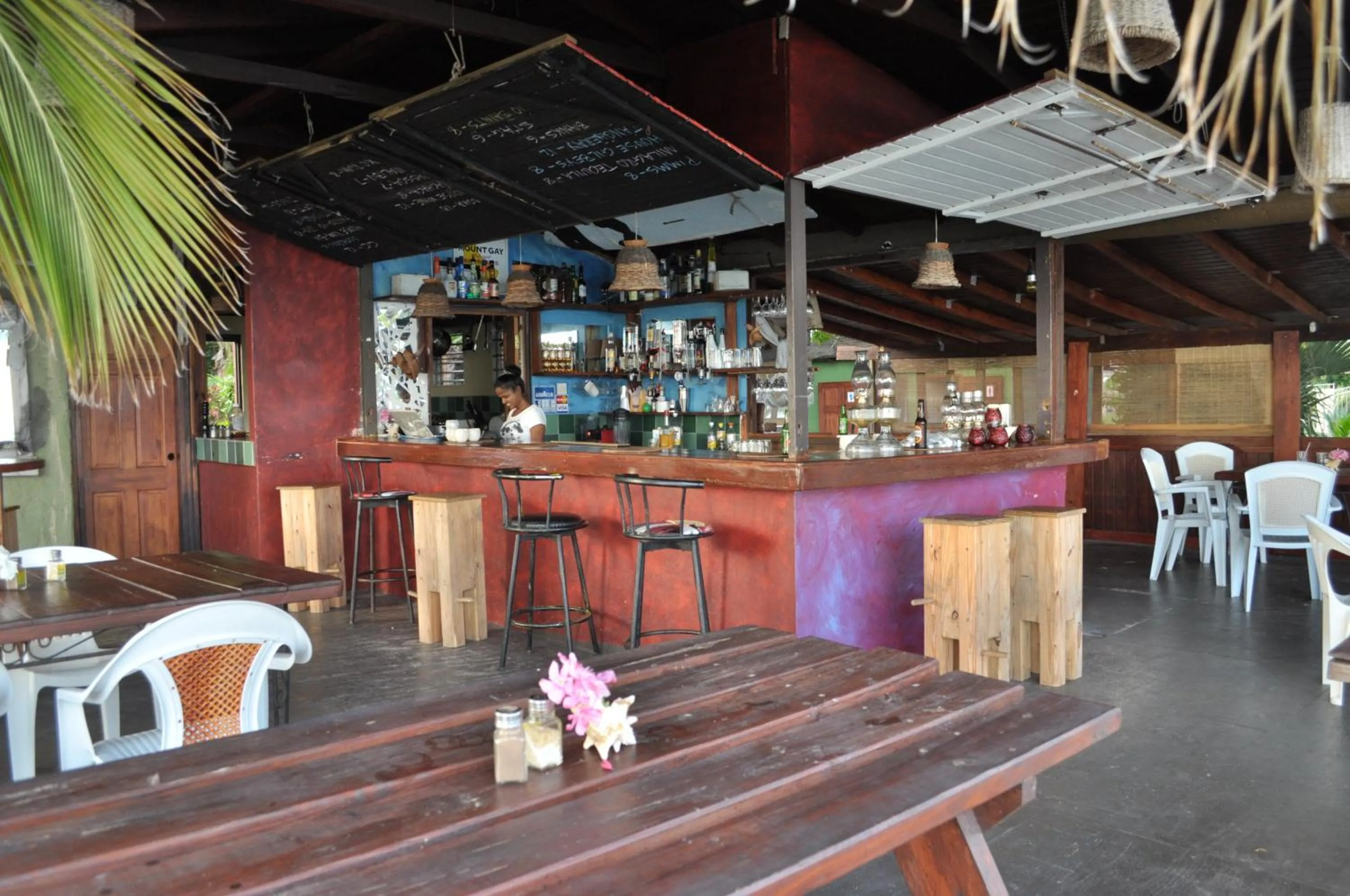 Restaurant/places to eat in White Coconut Studio