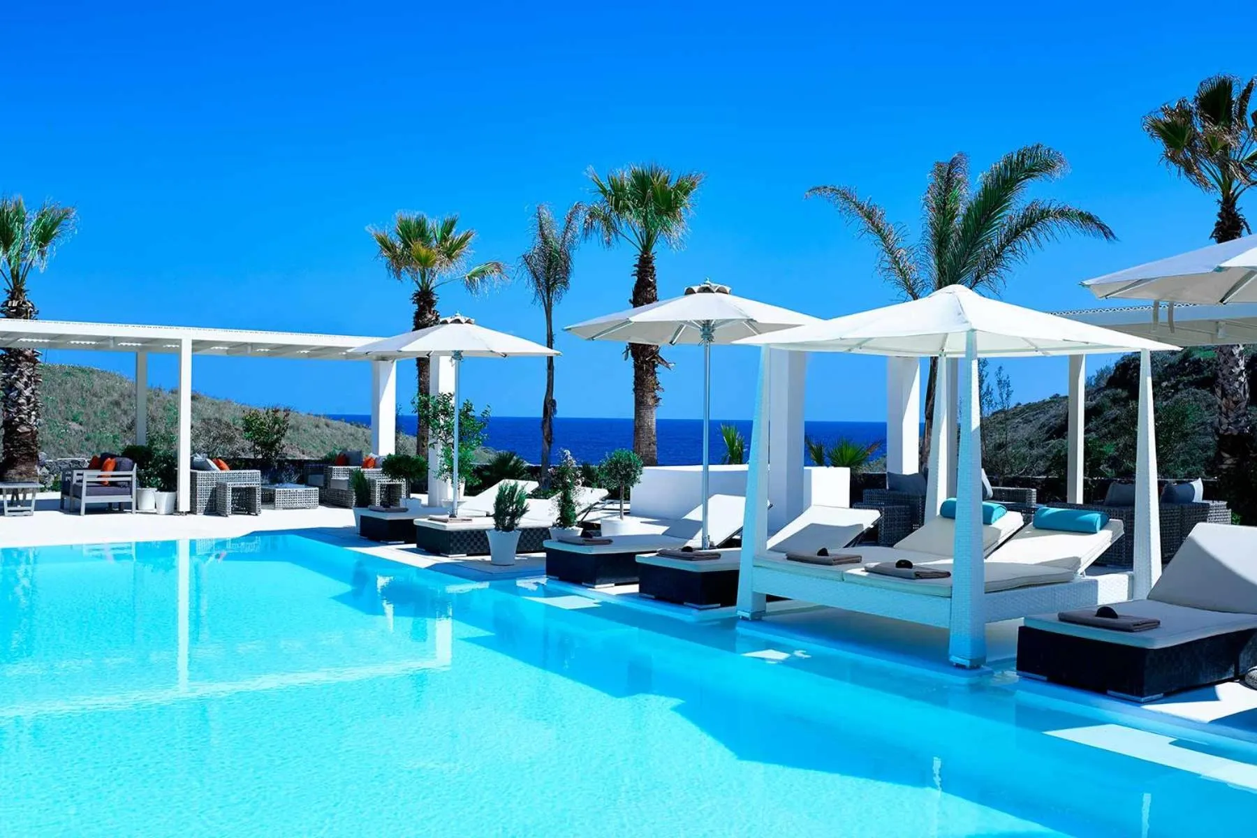 Swimming pool in Aurora Santorini