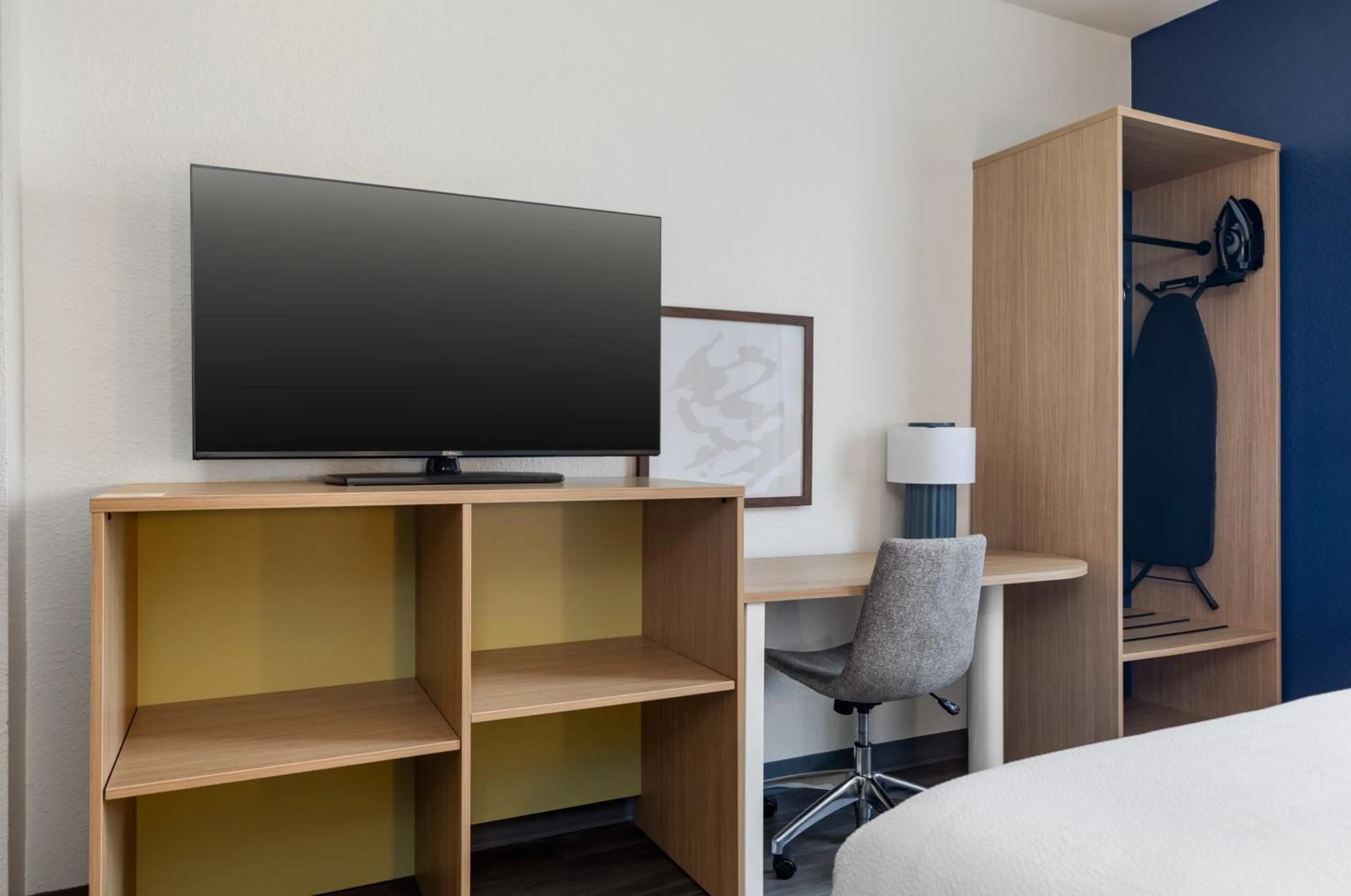 Bed in Spark by Hilton Indianapolis Northeast Fishers