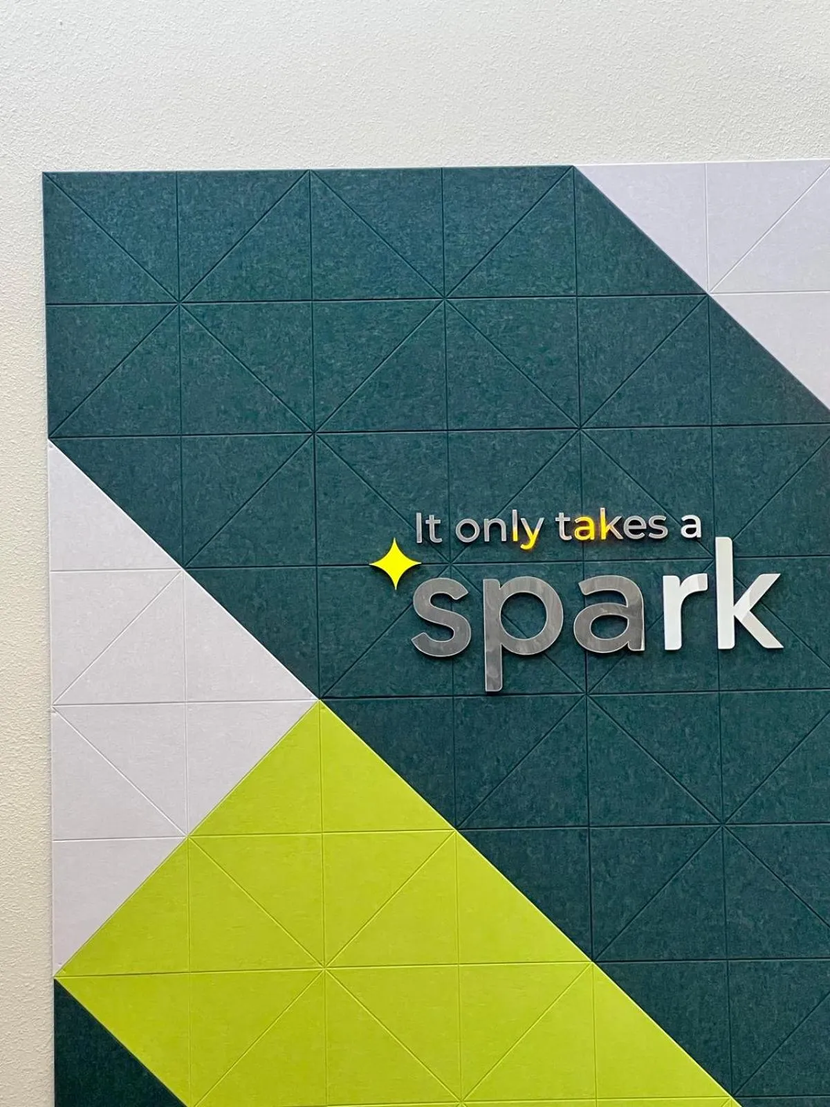 Property building in Quality Suites NE Indianapolis Fishers