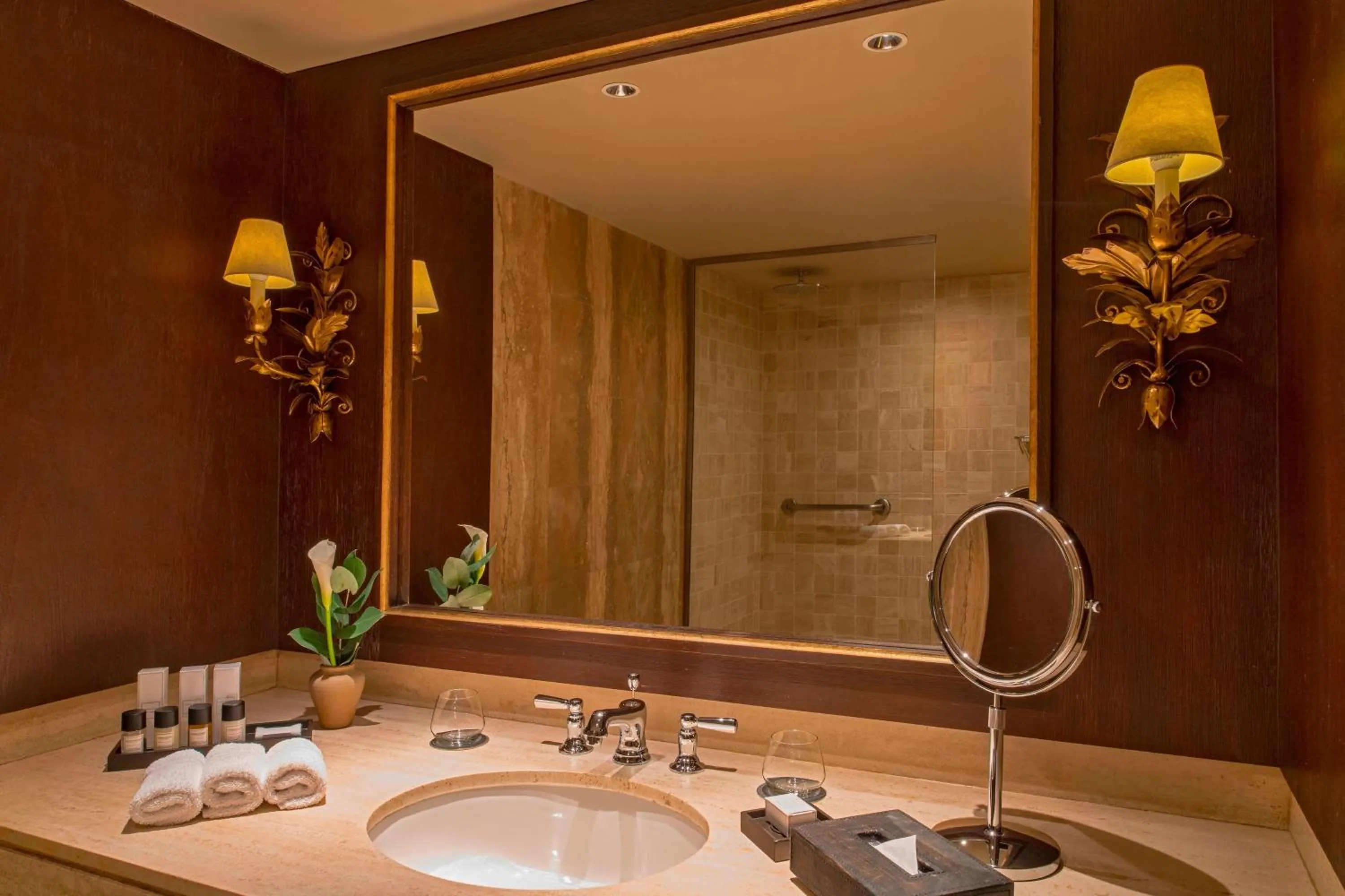 Bathroom in Palacio del Inka, a Luxury Collection Hotel, Cusco