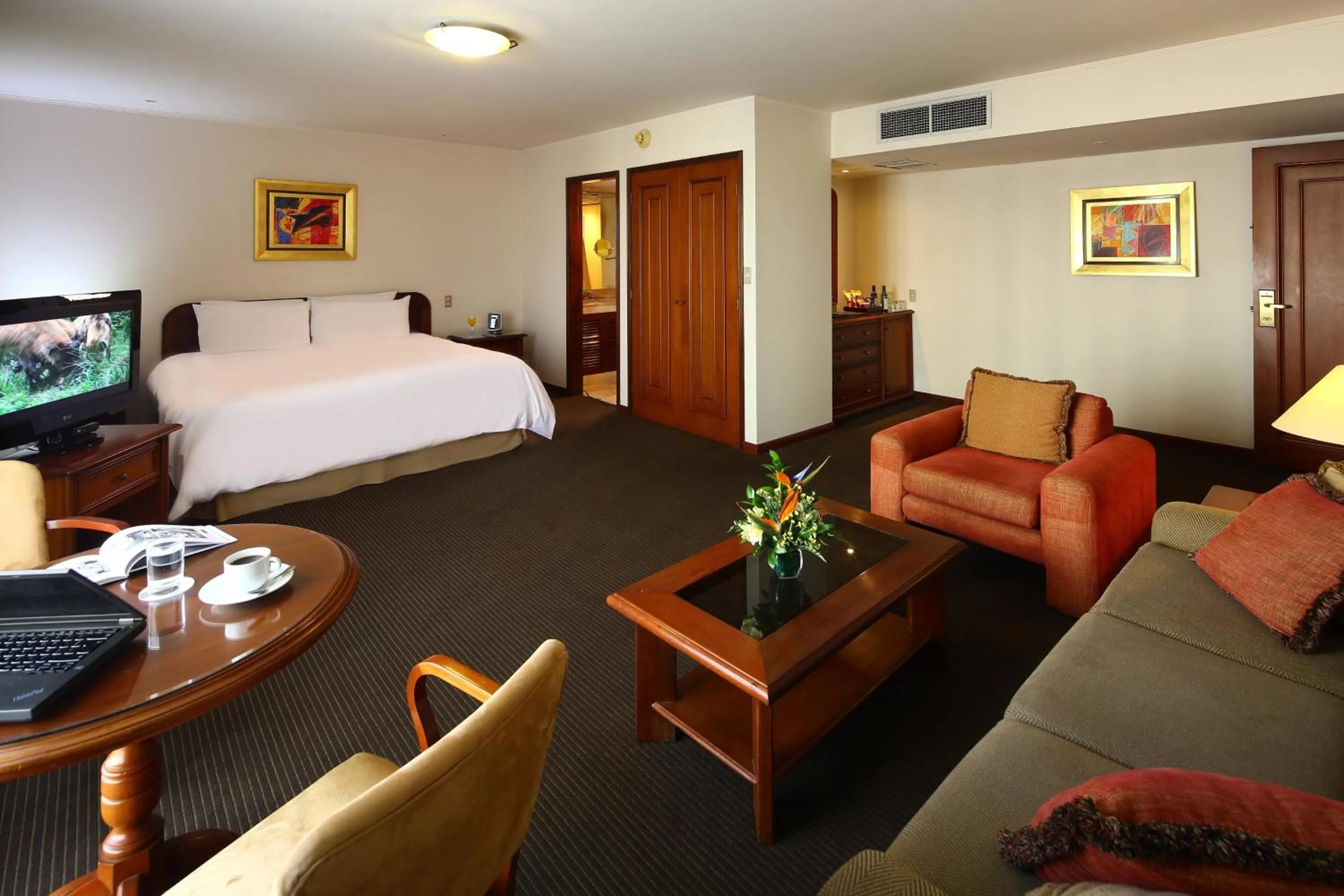 Photo of the whole room, Bed in BTH Hotel Lima Golf