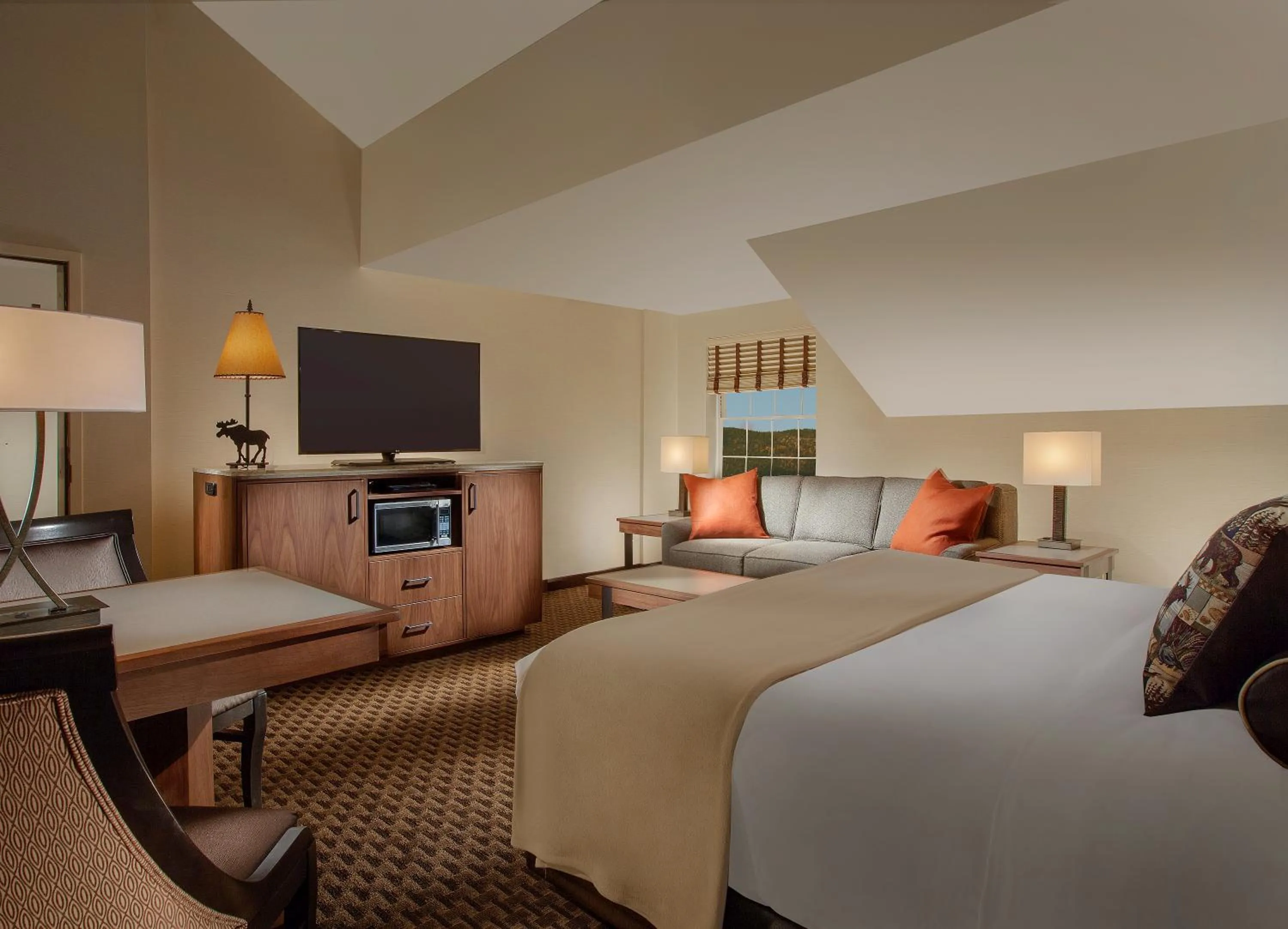 Photo of the whole room, Bed in North Conway Grand Hotel