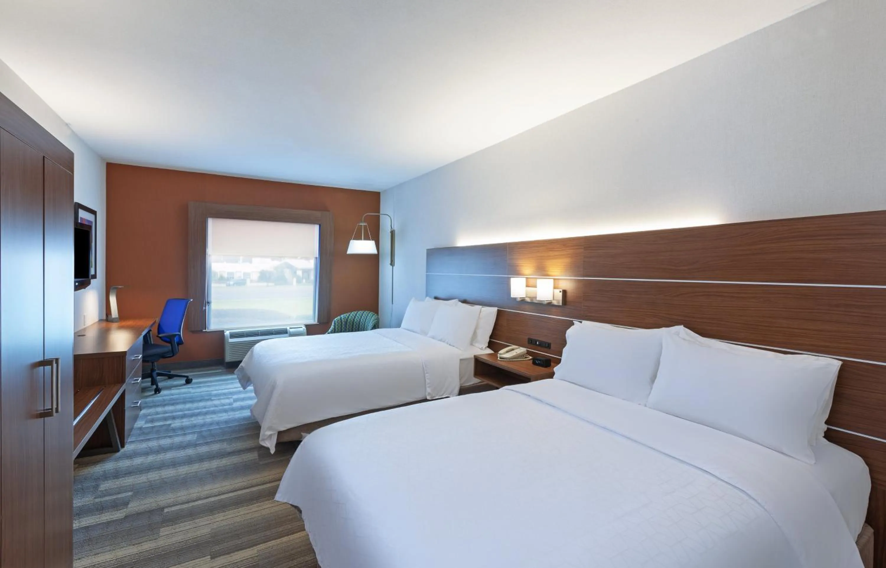 Photo of the whole room, Bed in Holiday Inn Express Hotel and Suites Jasper by IHG