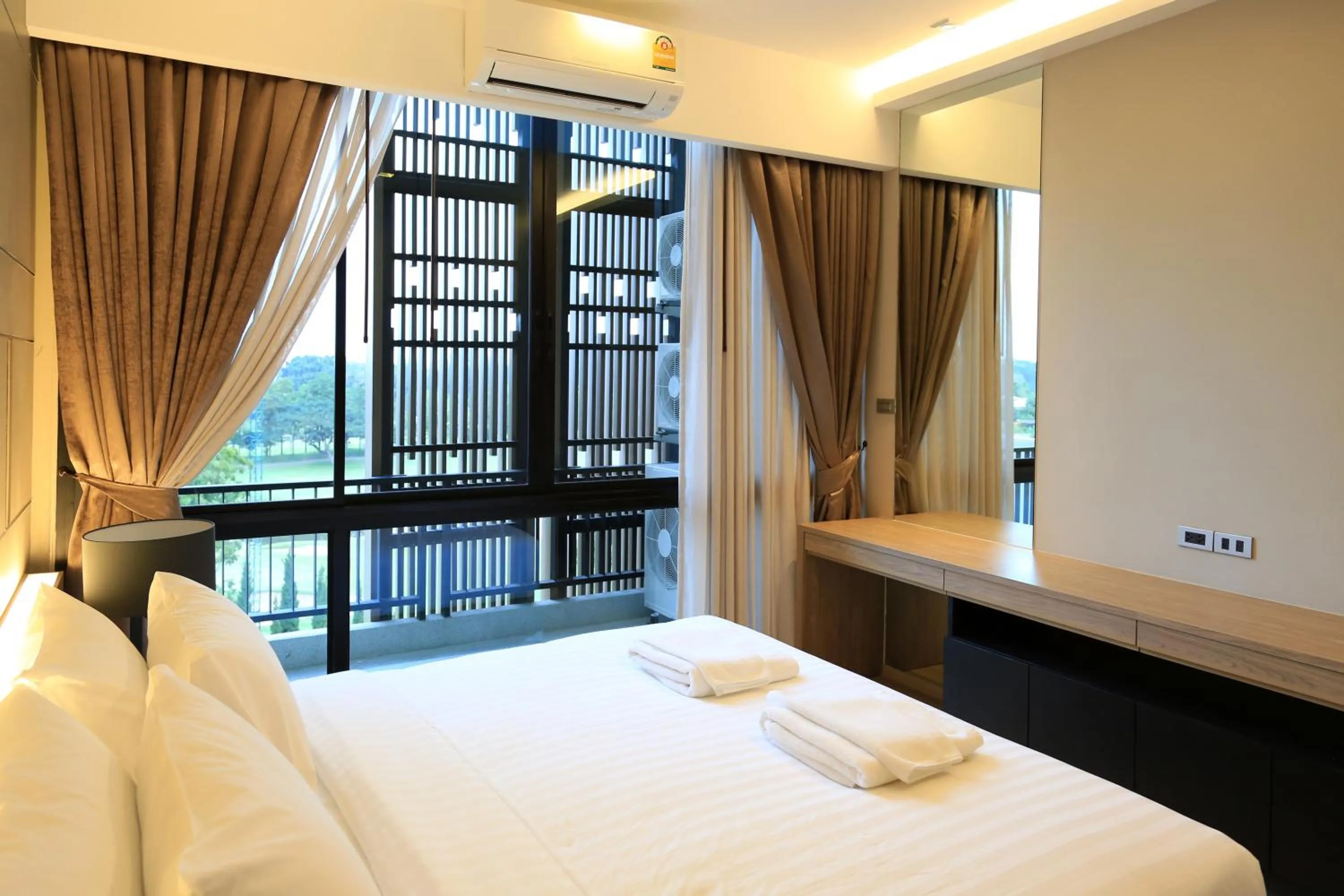 Day, Bed in Hyde Park Chiangmai