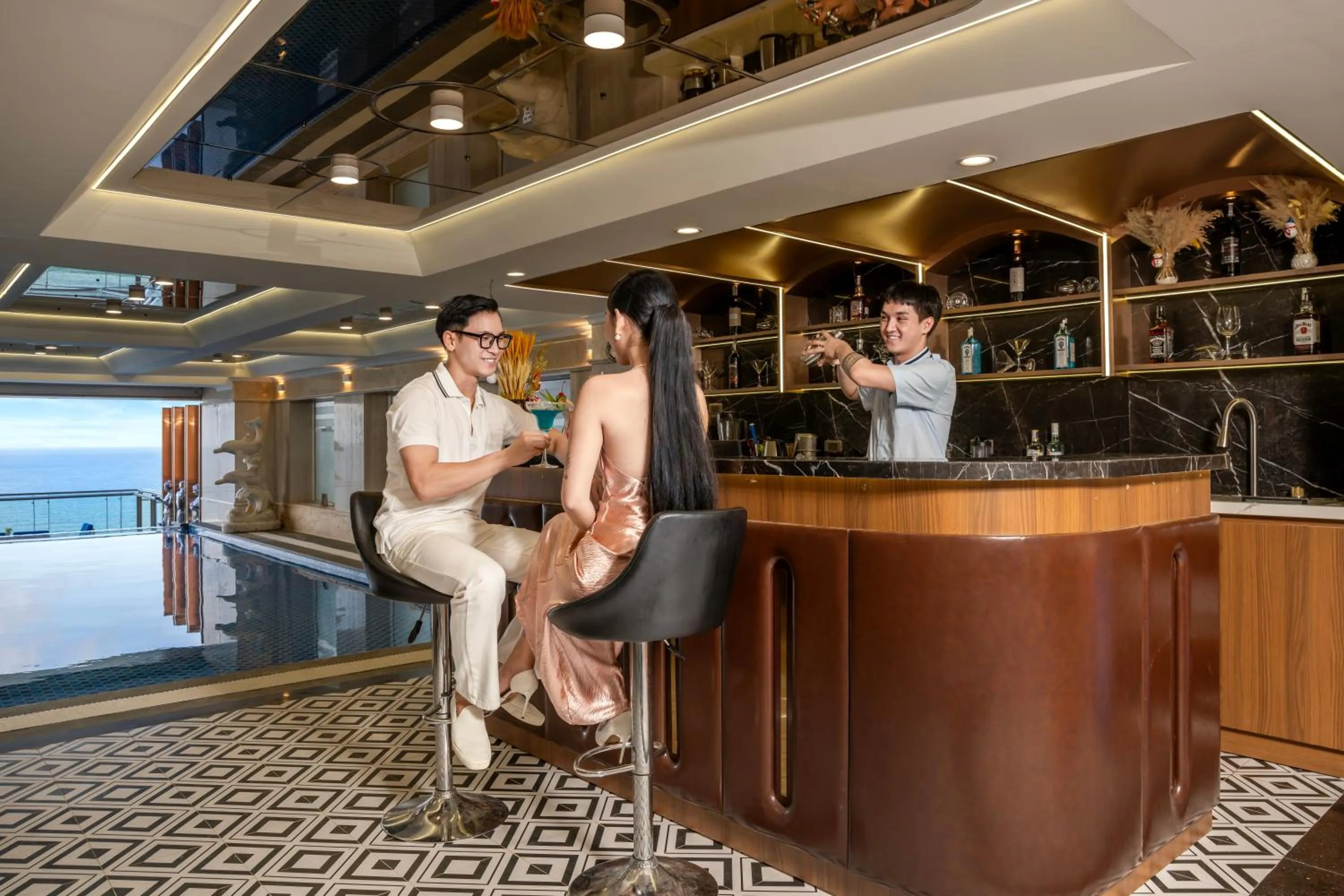 Lounge or bar in BlueSun Danang Beach Hotel