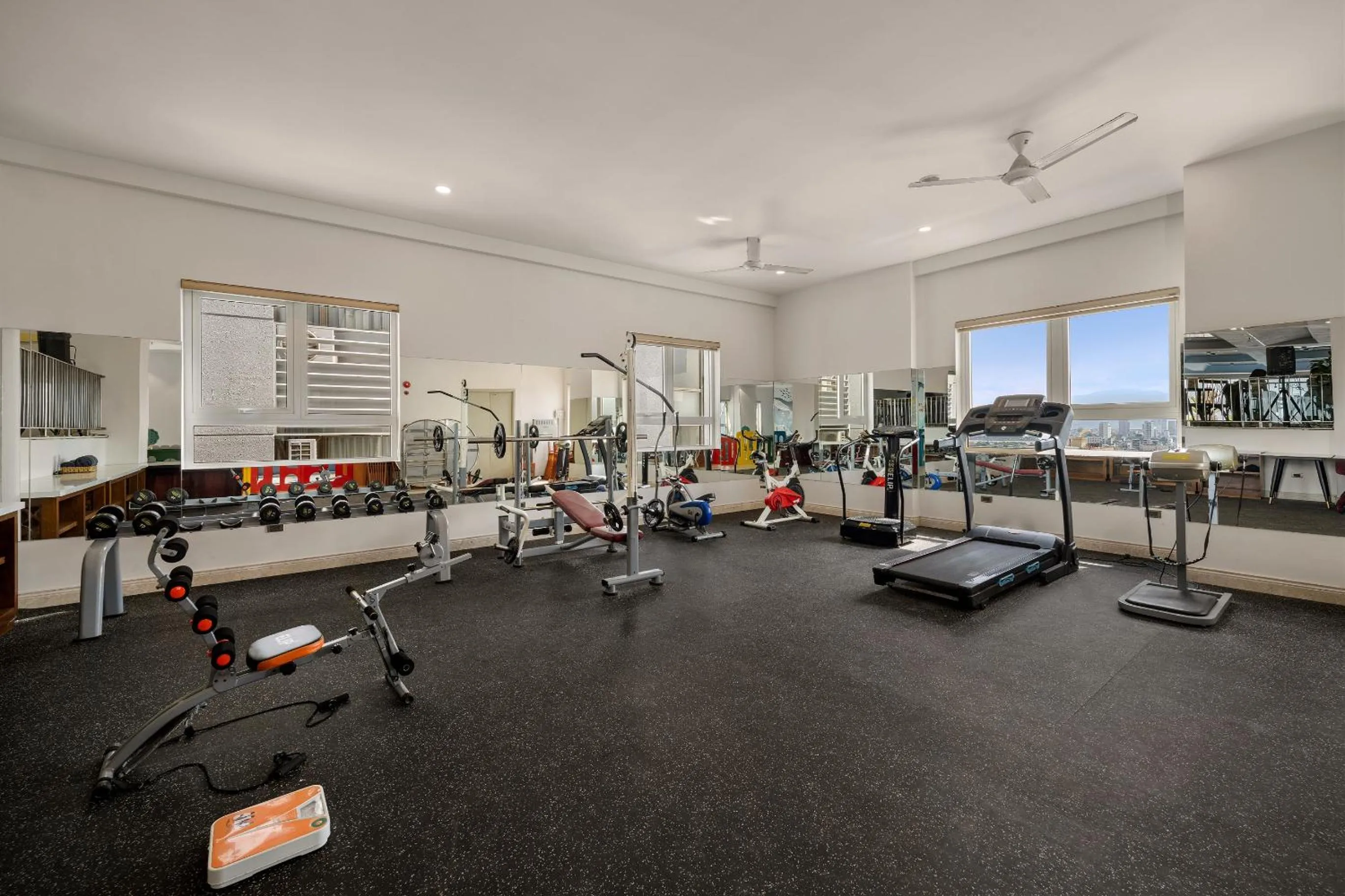 Fitness centre/facilities in BlueSun Danang Beach Hotel