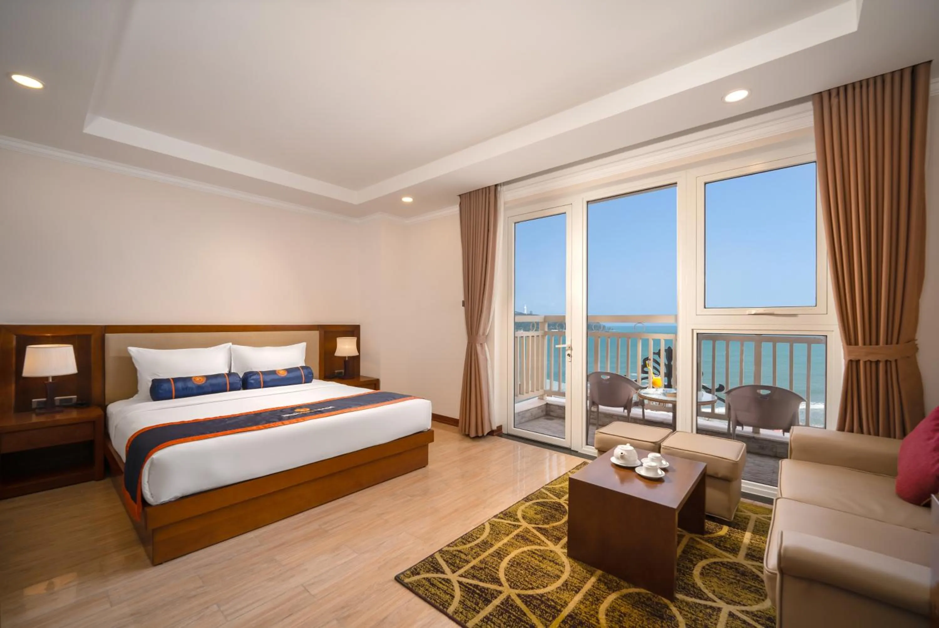 Studio King Ocean View with Balcony - Afternoon Tea Included in BlueSun Danang Beach Hotel