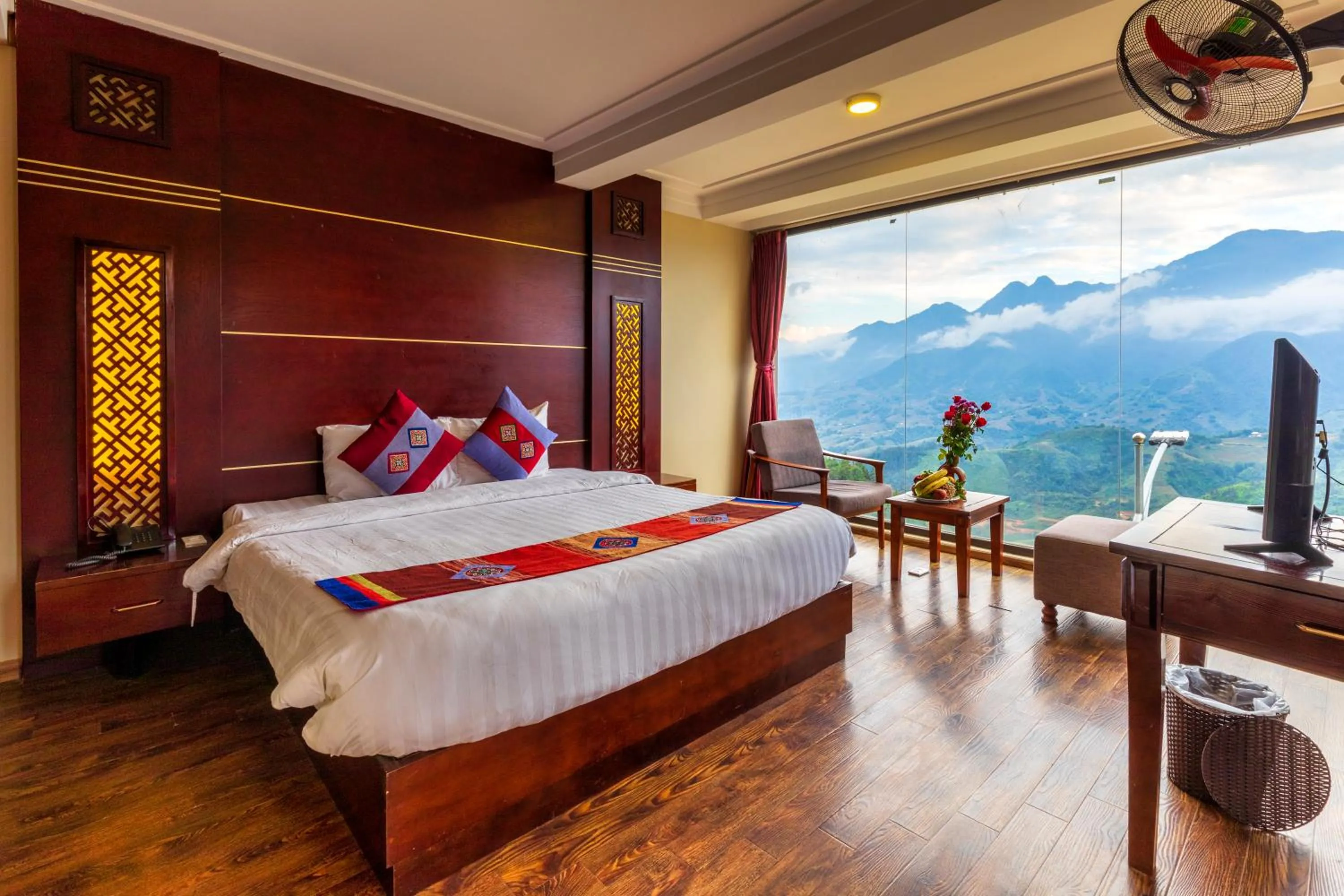 Bed in Sapa Vista Hotel