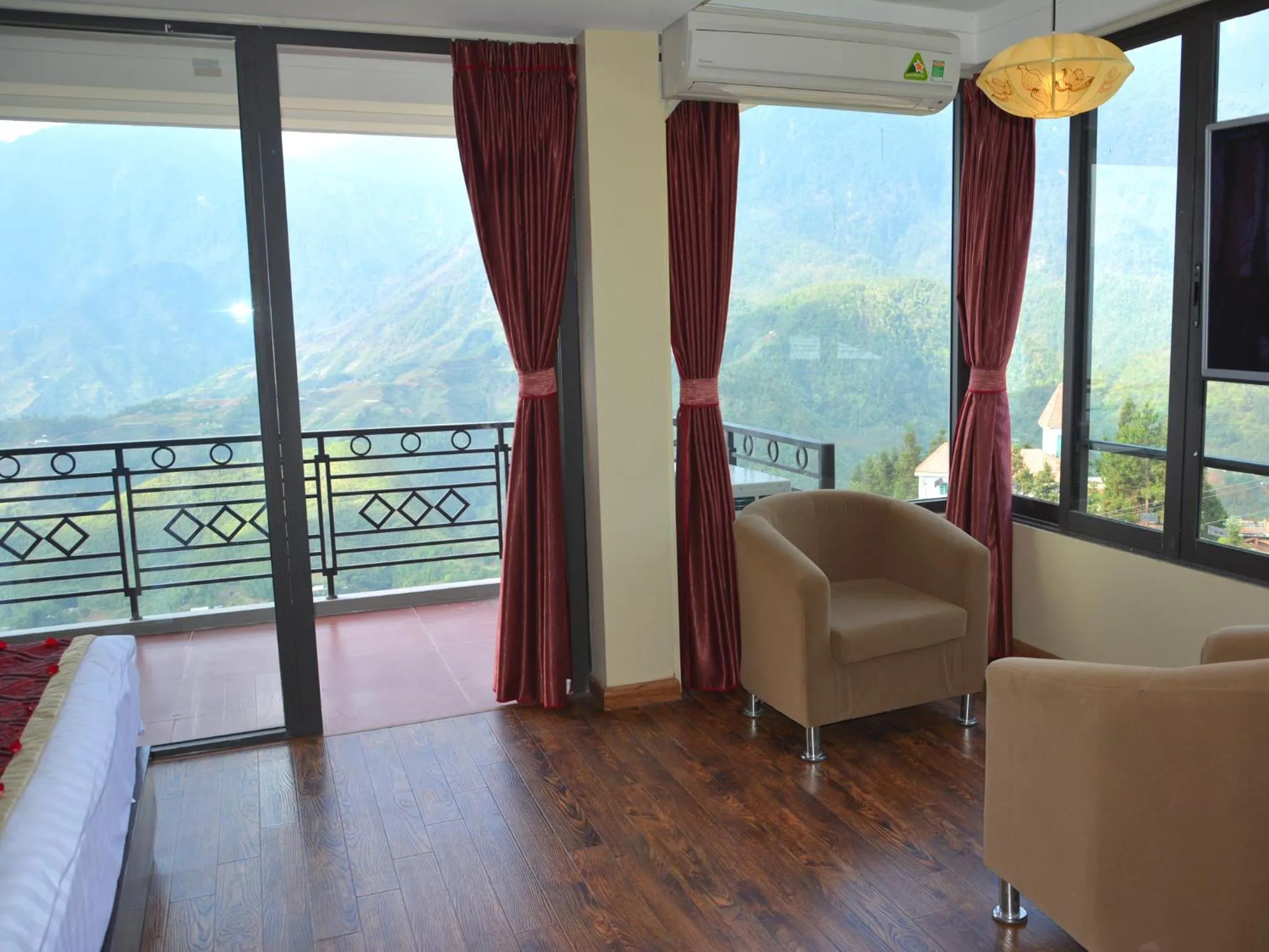 TV and multimedia in Sapa Vista Hotel