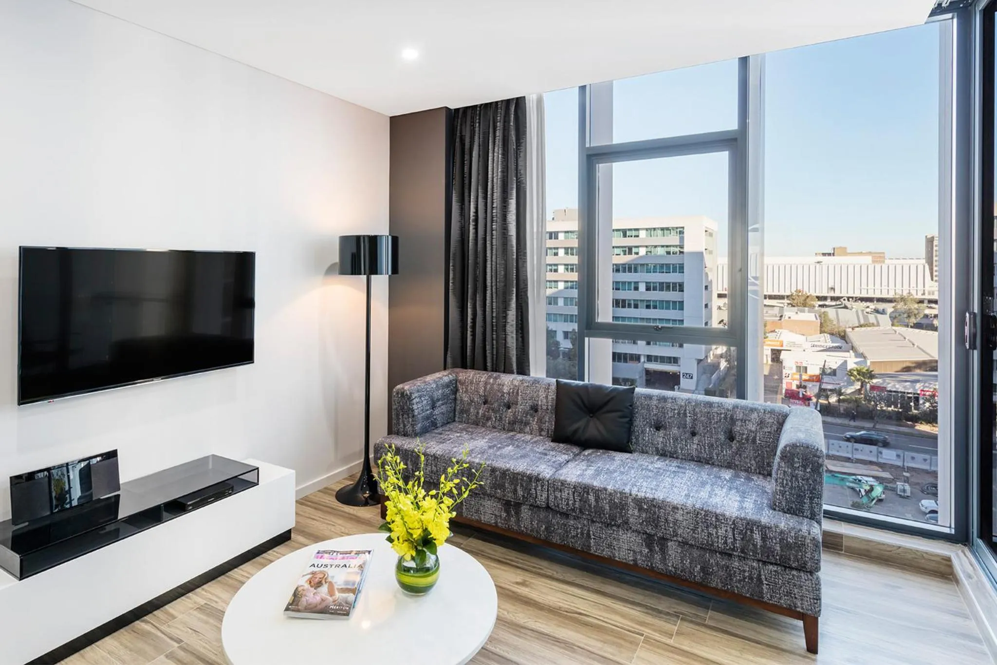 TV and multimedia in Meriton Suites Mascot Central