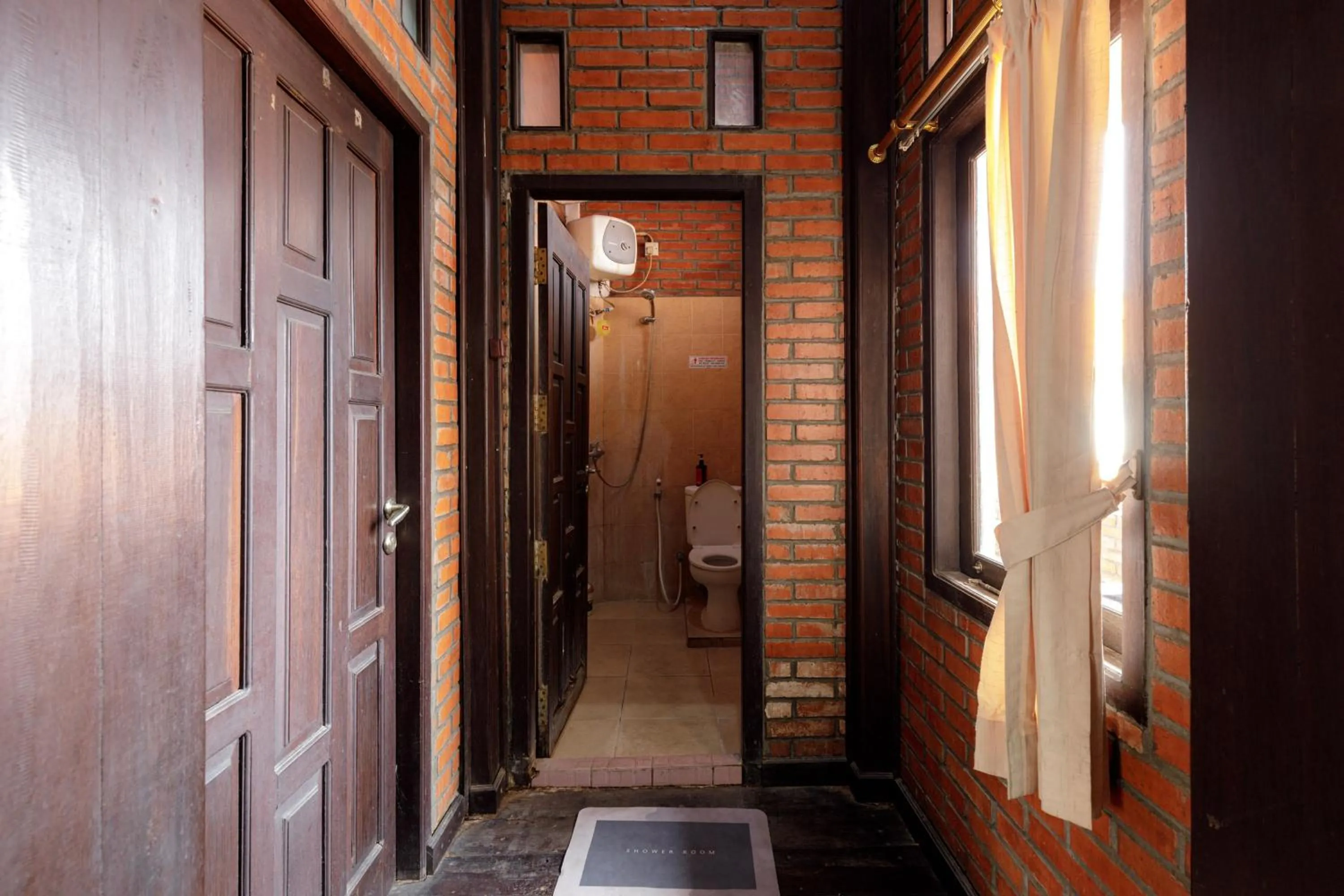 Bathroom in RedDoorz @ Cilandak Timur