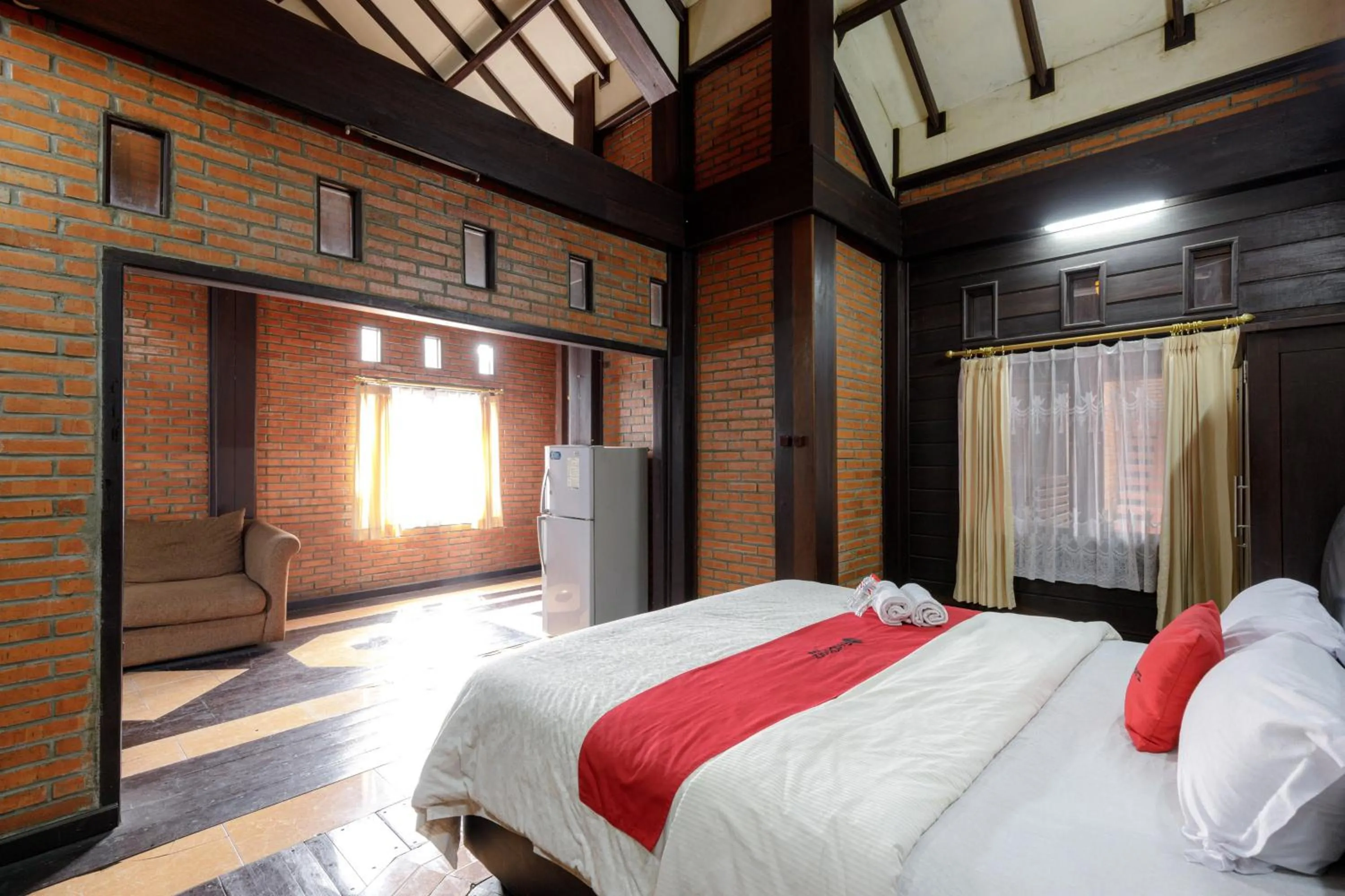Bedroom, Bed in RedDoorz @ Cilandak Timur
