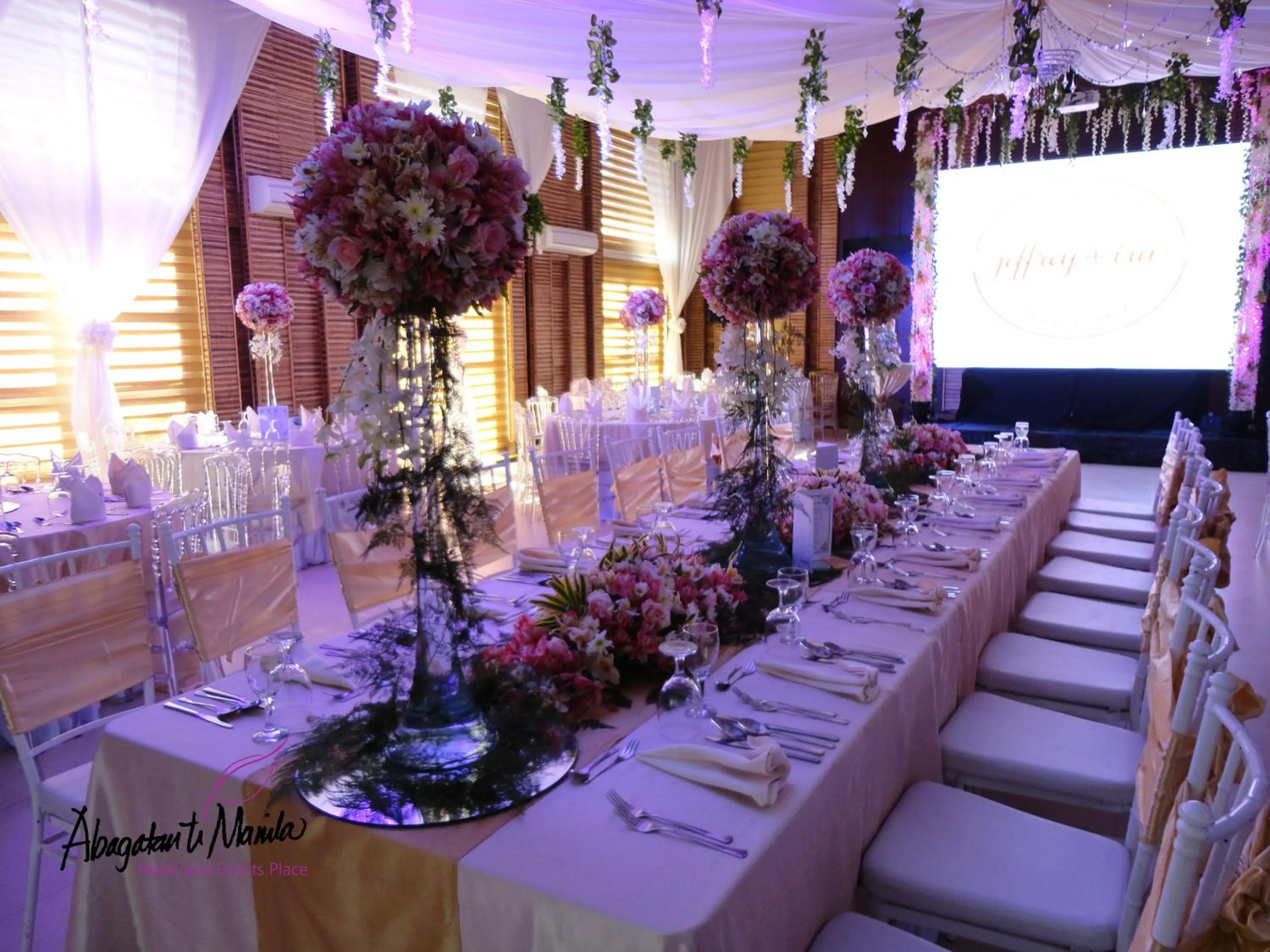 Meeting/conference room in Abagatan ti Manila