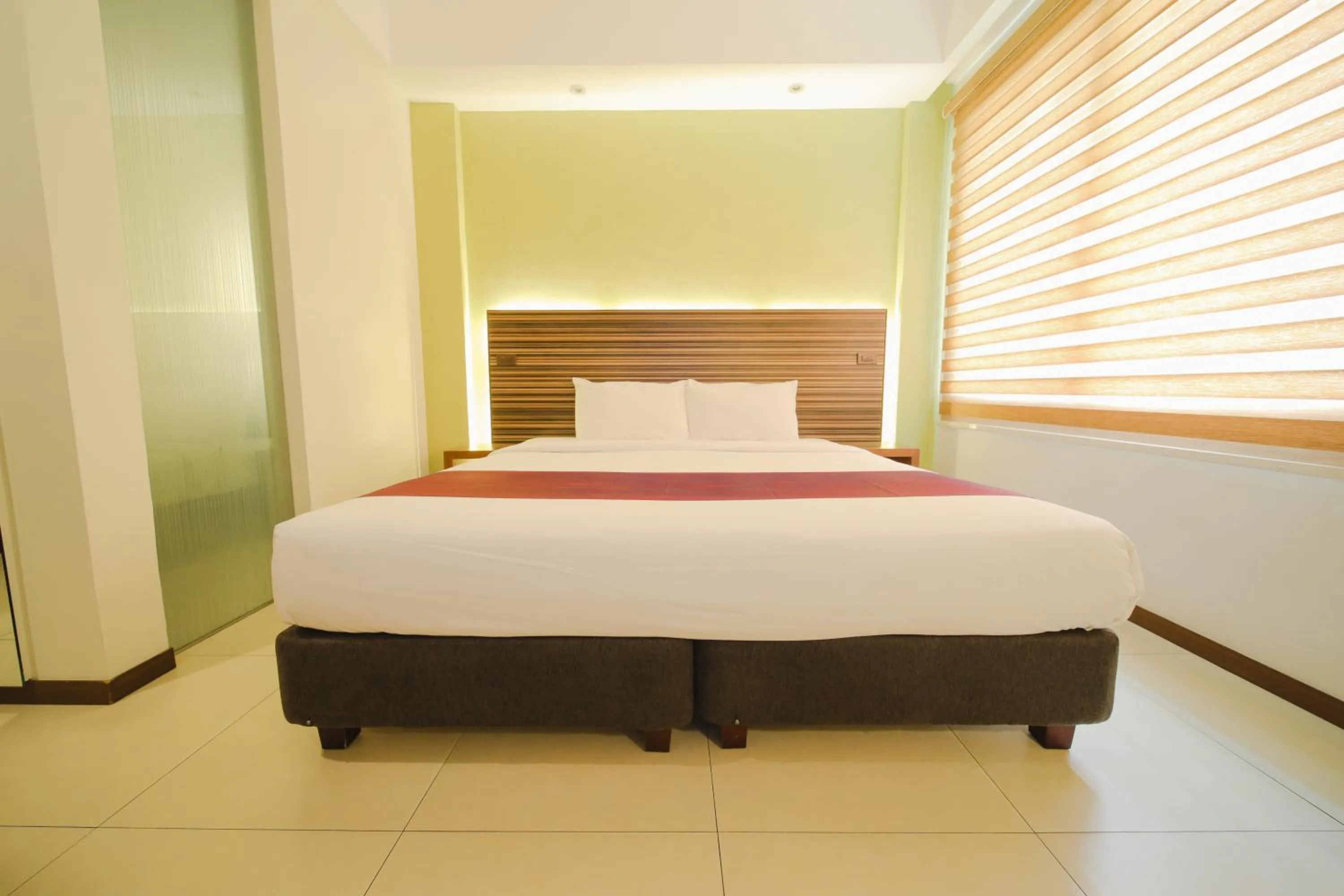 Bed in Abagatan ti Manila