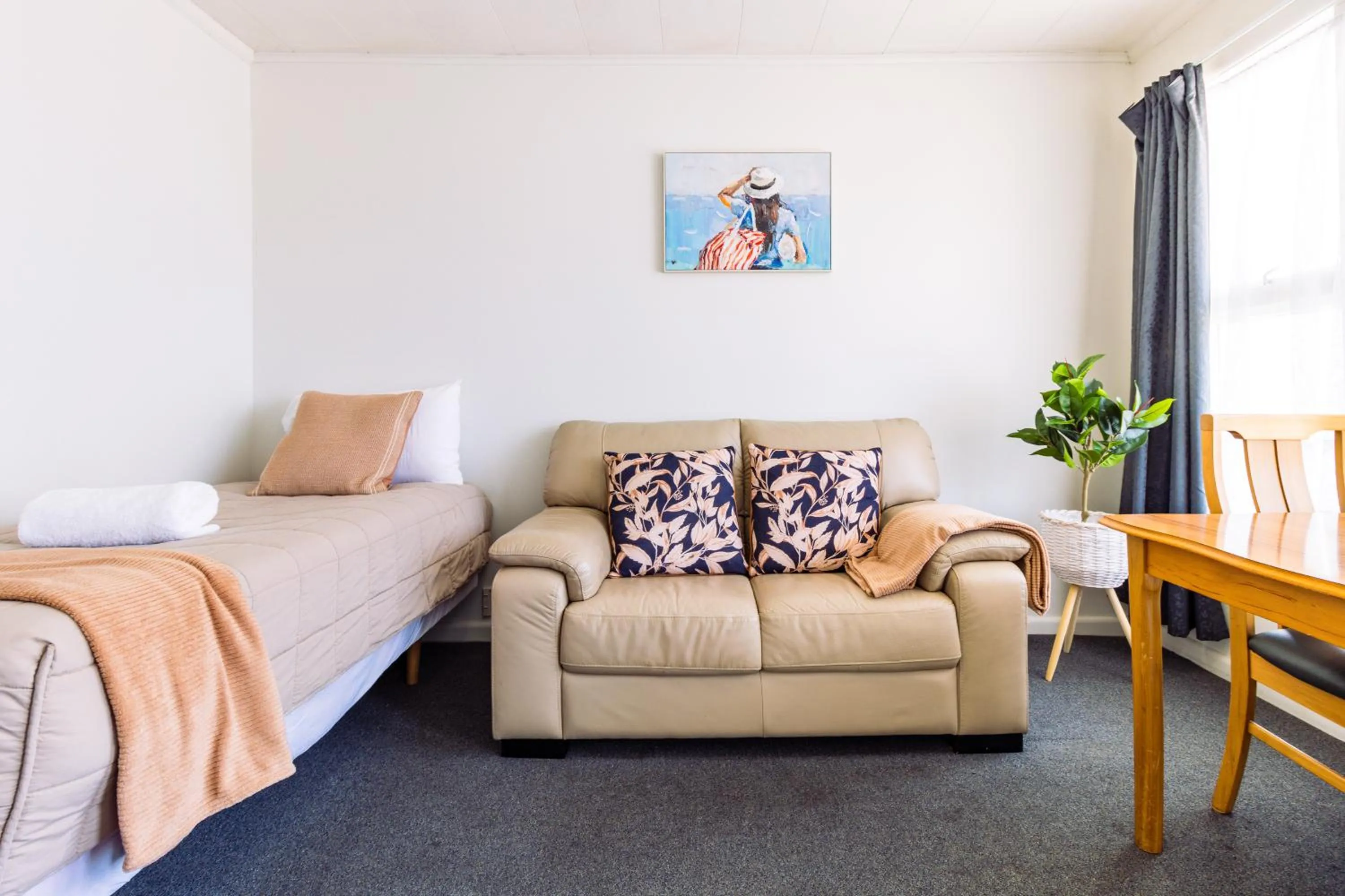 Living room, Bed in Belle Bonne Motel