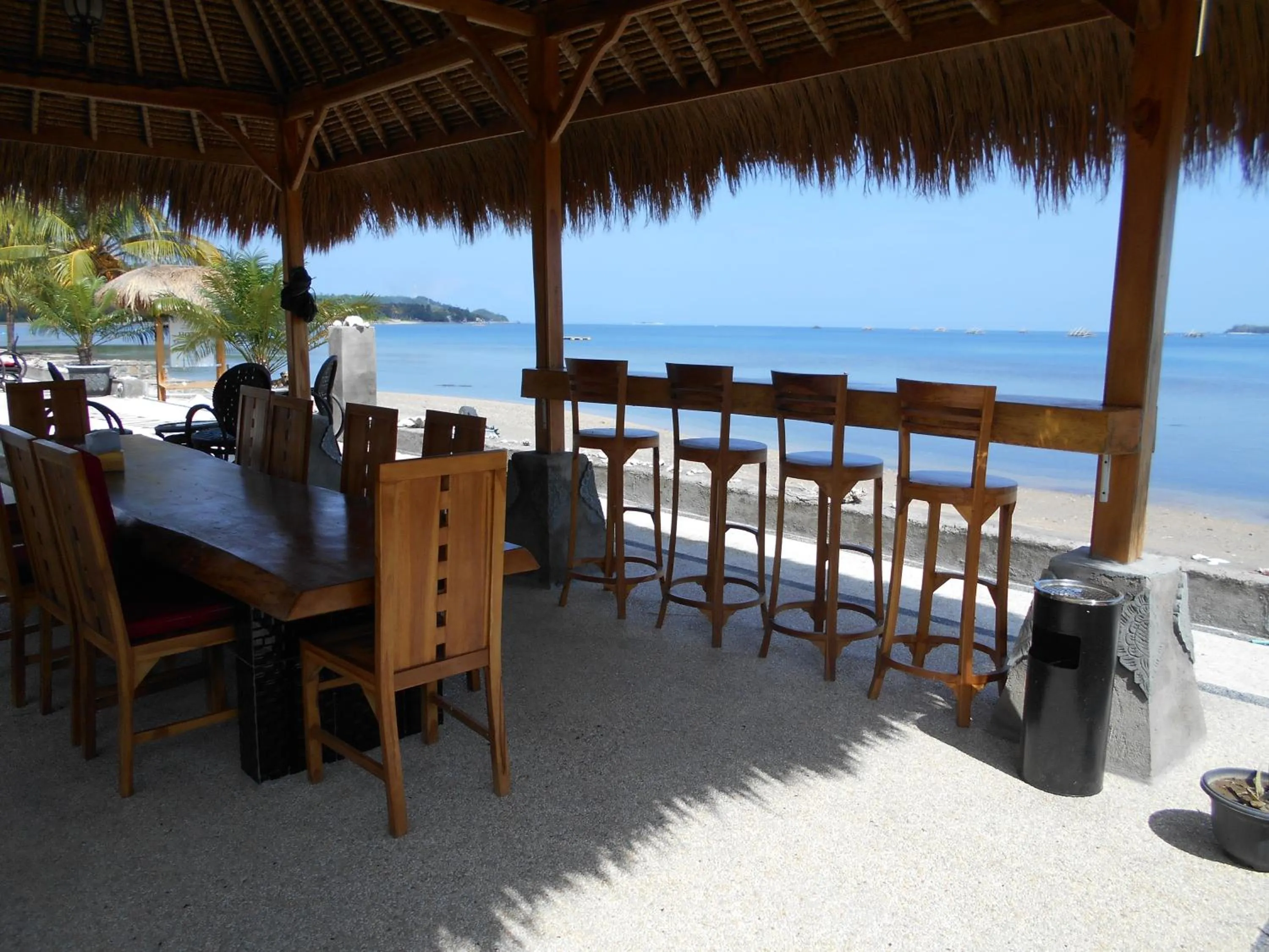 Lounge or bar in Silver Fern Beach Retreat