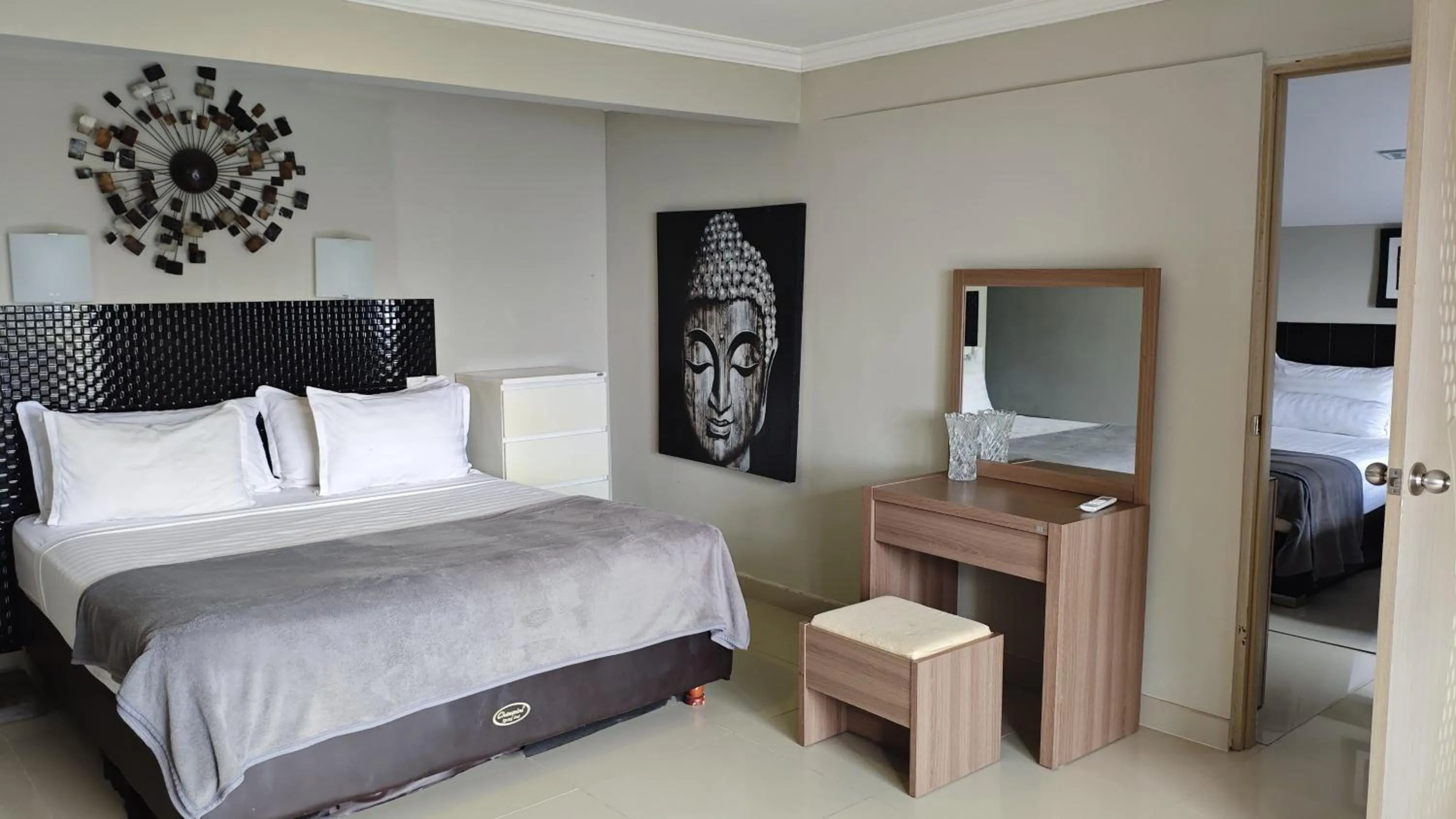 Bed in Silver Fern Beach Retreat