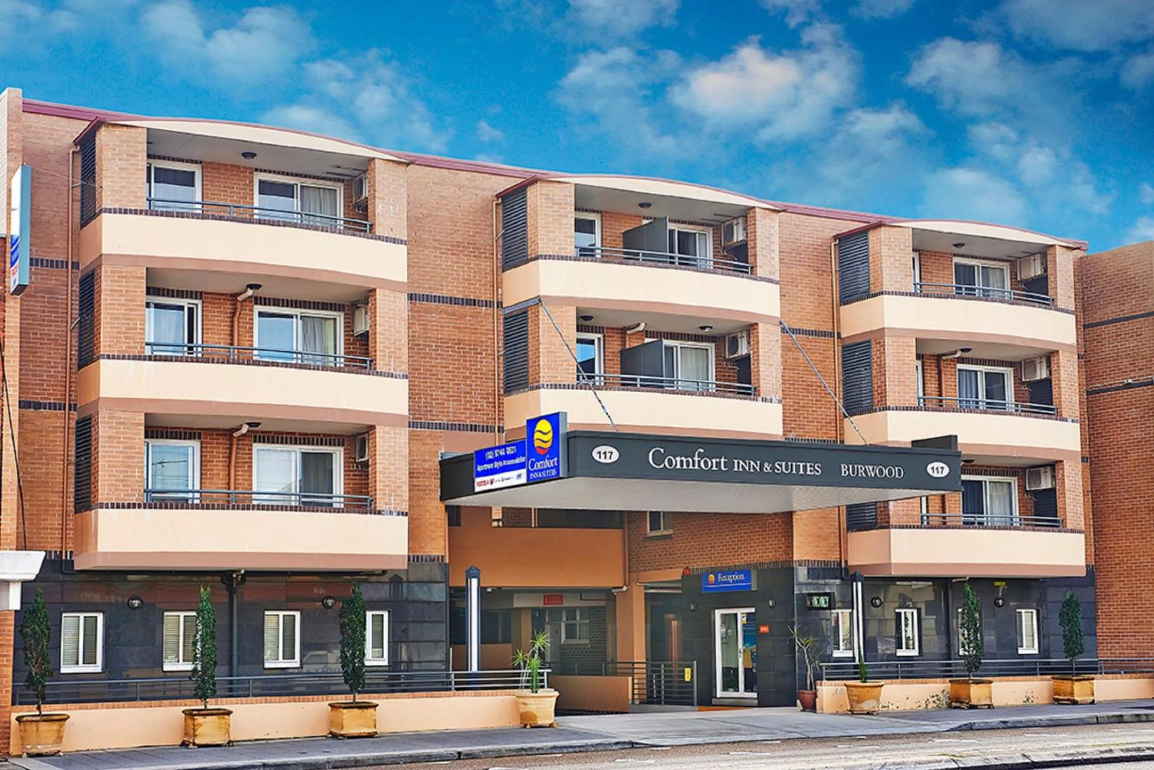Facade/entrance in Comfort Inn & Suites Burwood