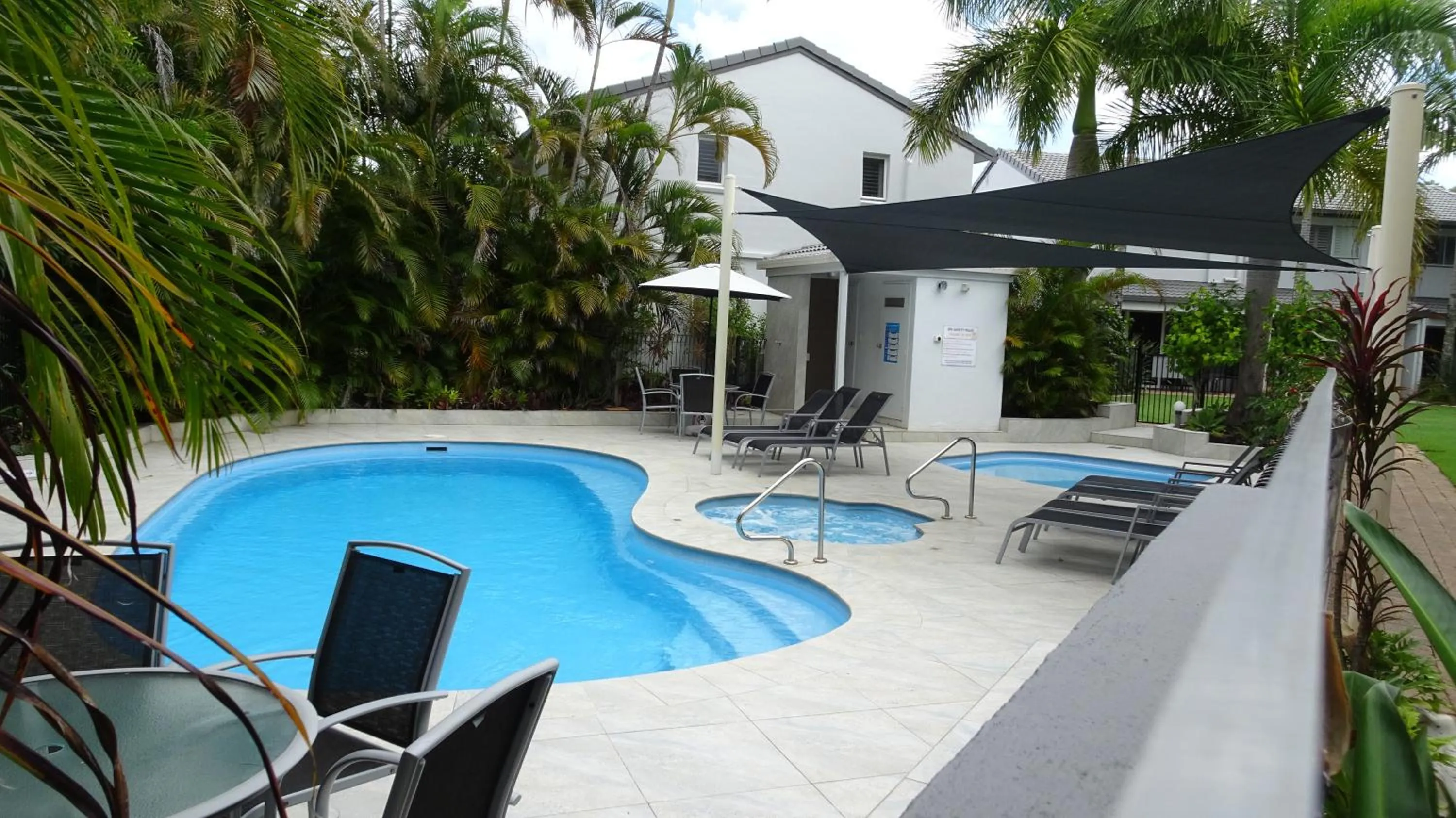 Swimming pool in Noosa Gardens Riverside Resort
