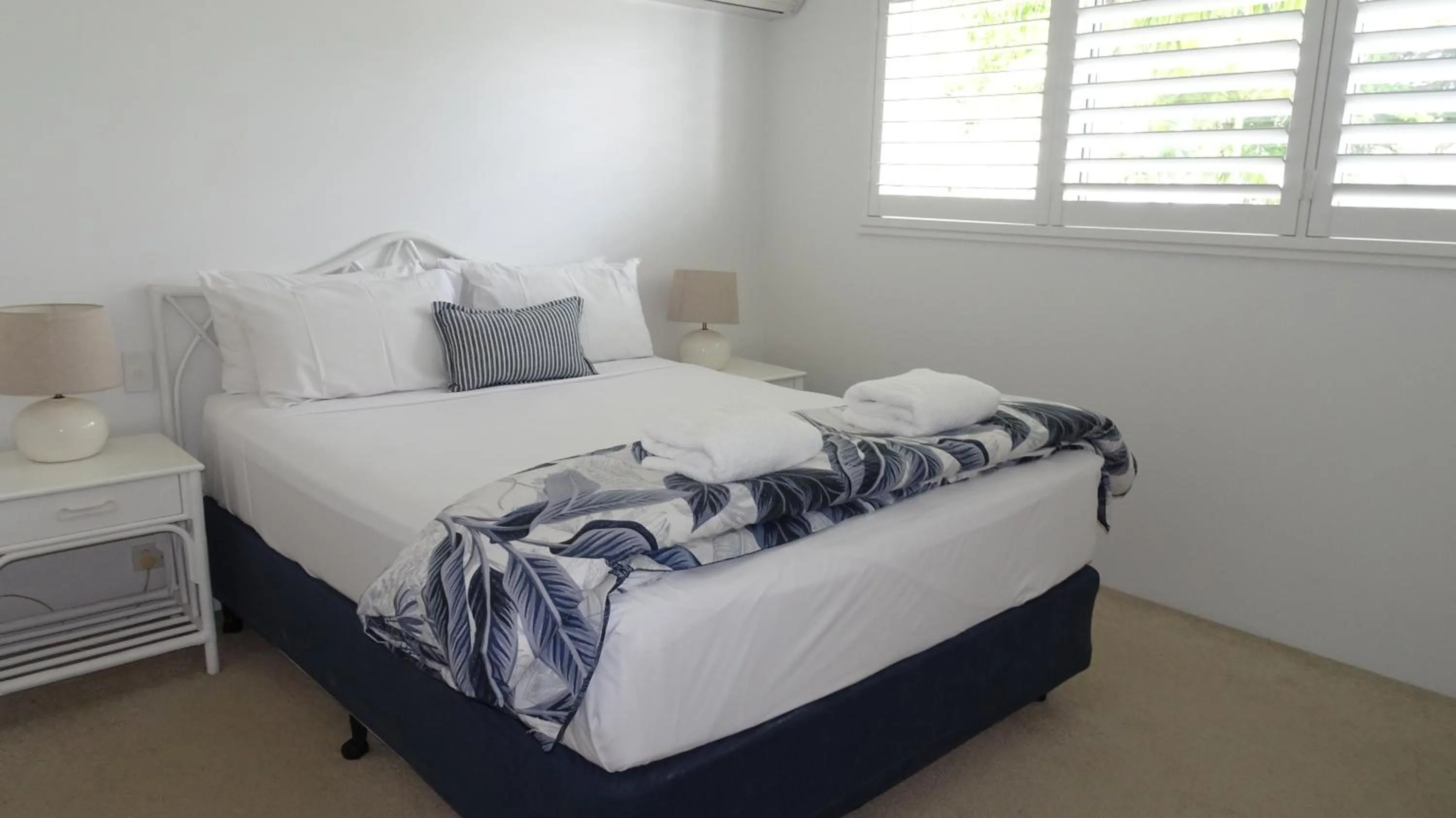 Bedroom, Bed in Noosa Gardens Riverside Resort