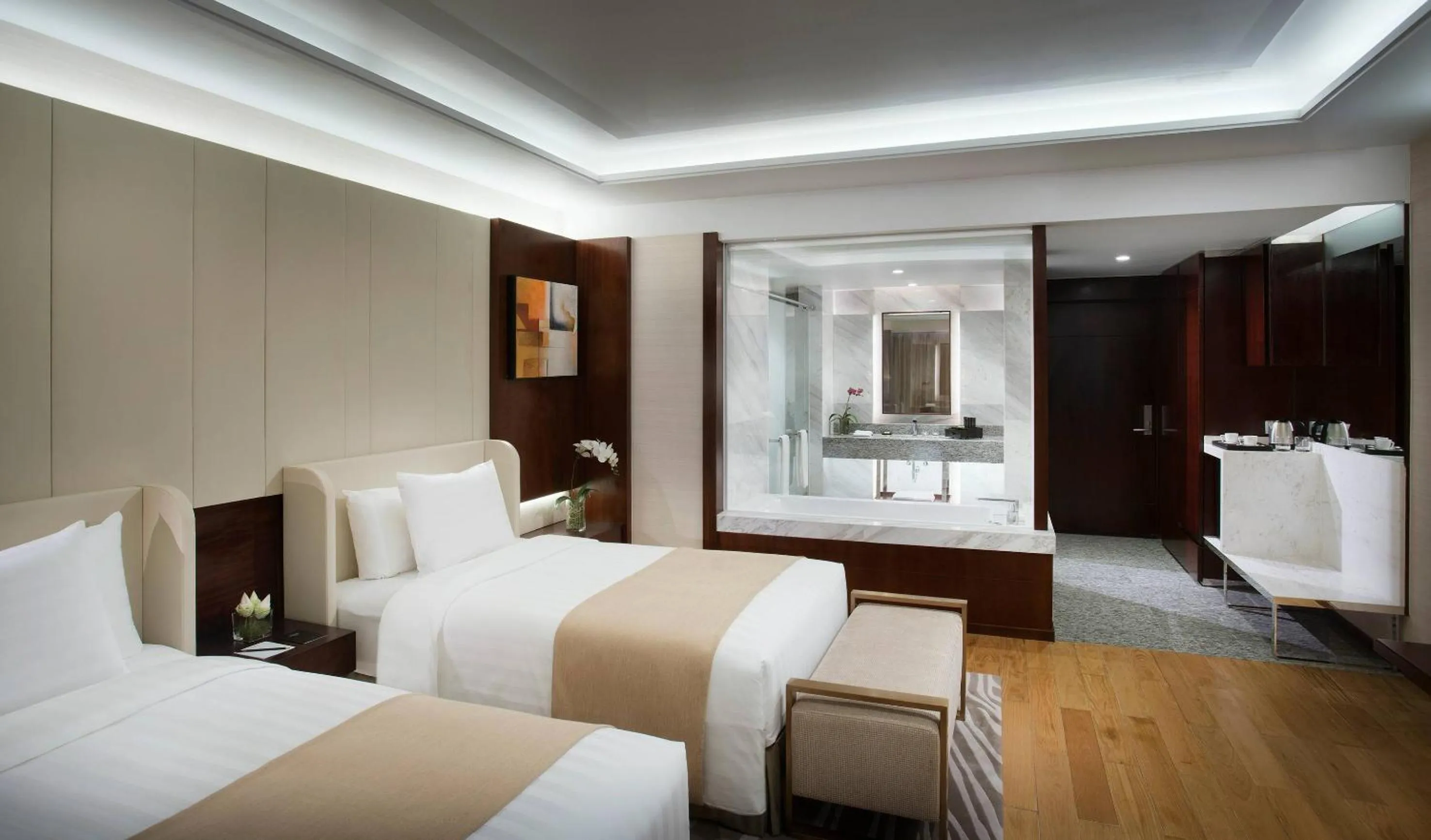 Bed in Meliá Yangon