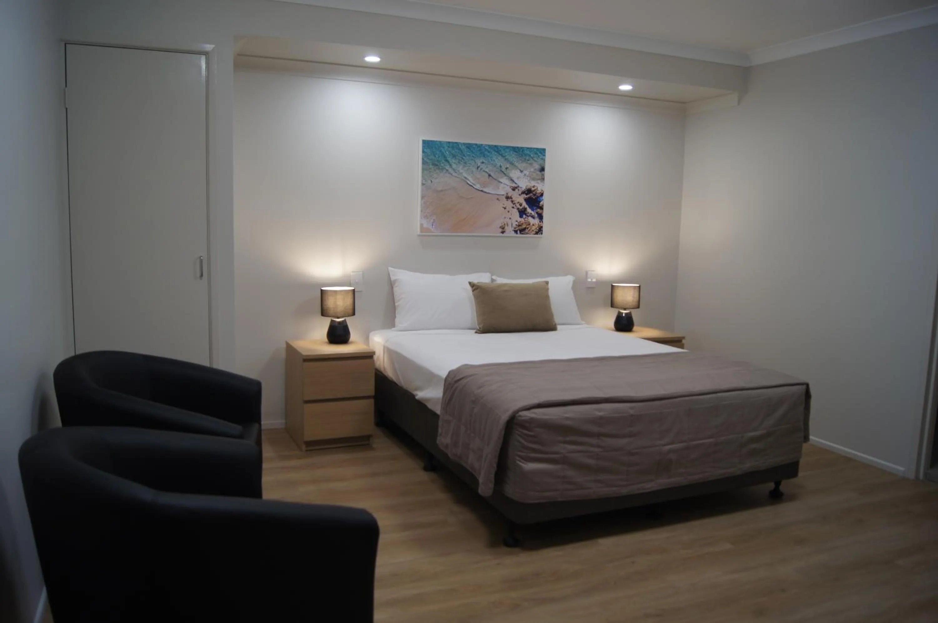 Bed in Beachside Motor Inn By Golden Chain