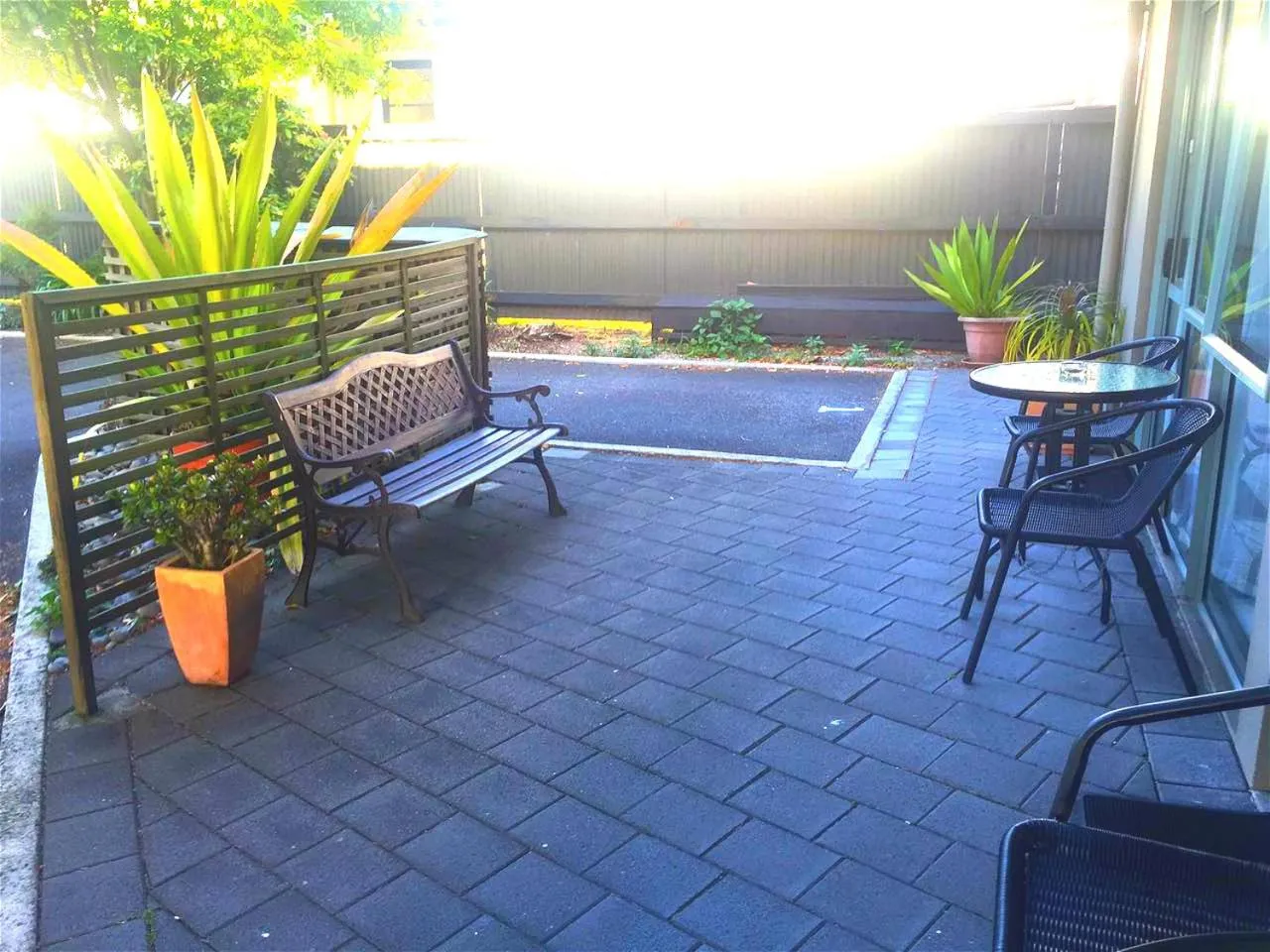 Patio in Accolade Lodge Motel
