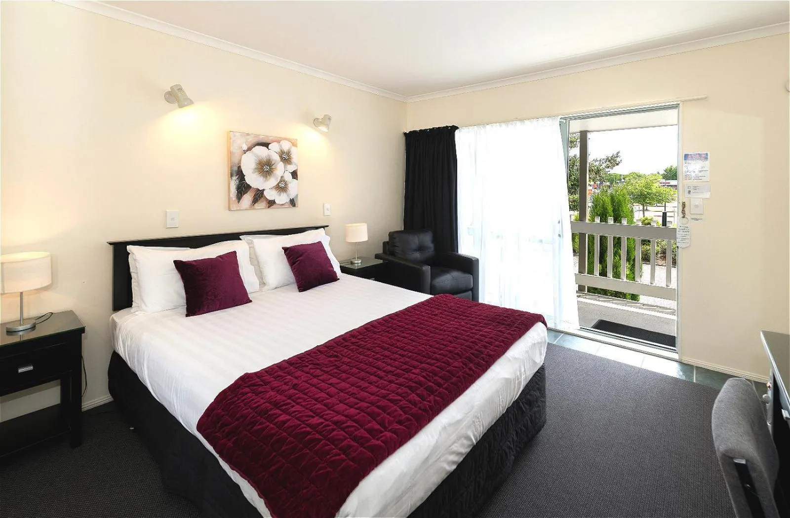 Bed in Accolade Lodge Motel