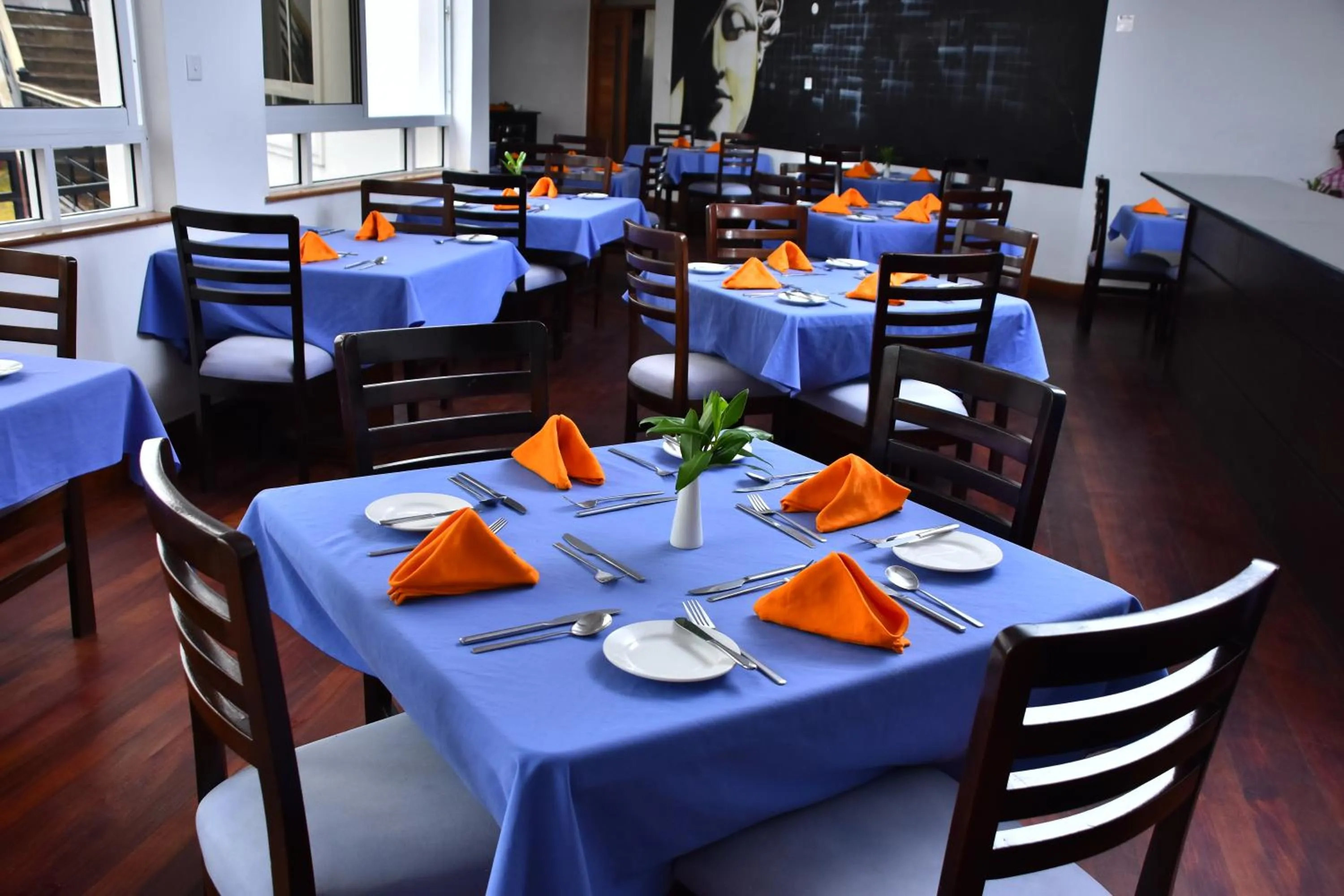 Restaurant/places to eat in Greenpark Sundowner