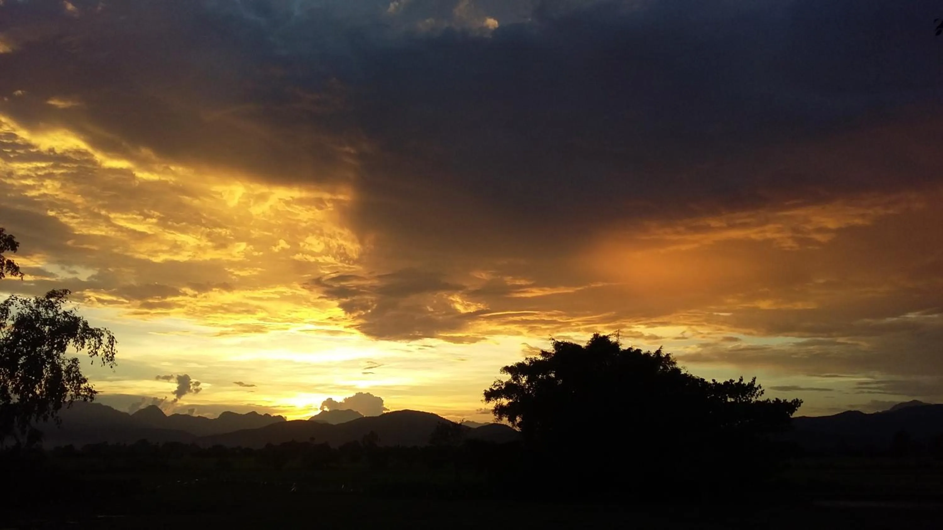 Sunset in Khoom Kam Kaew