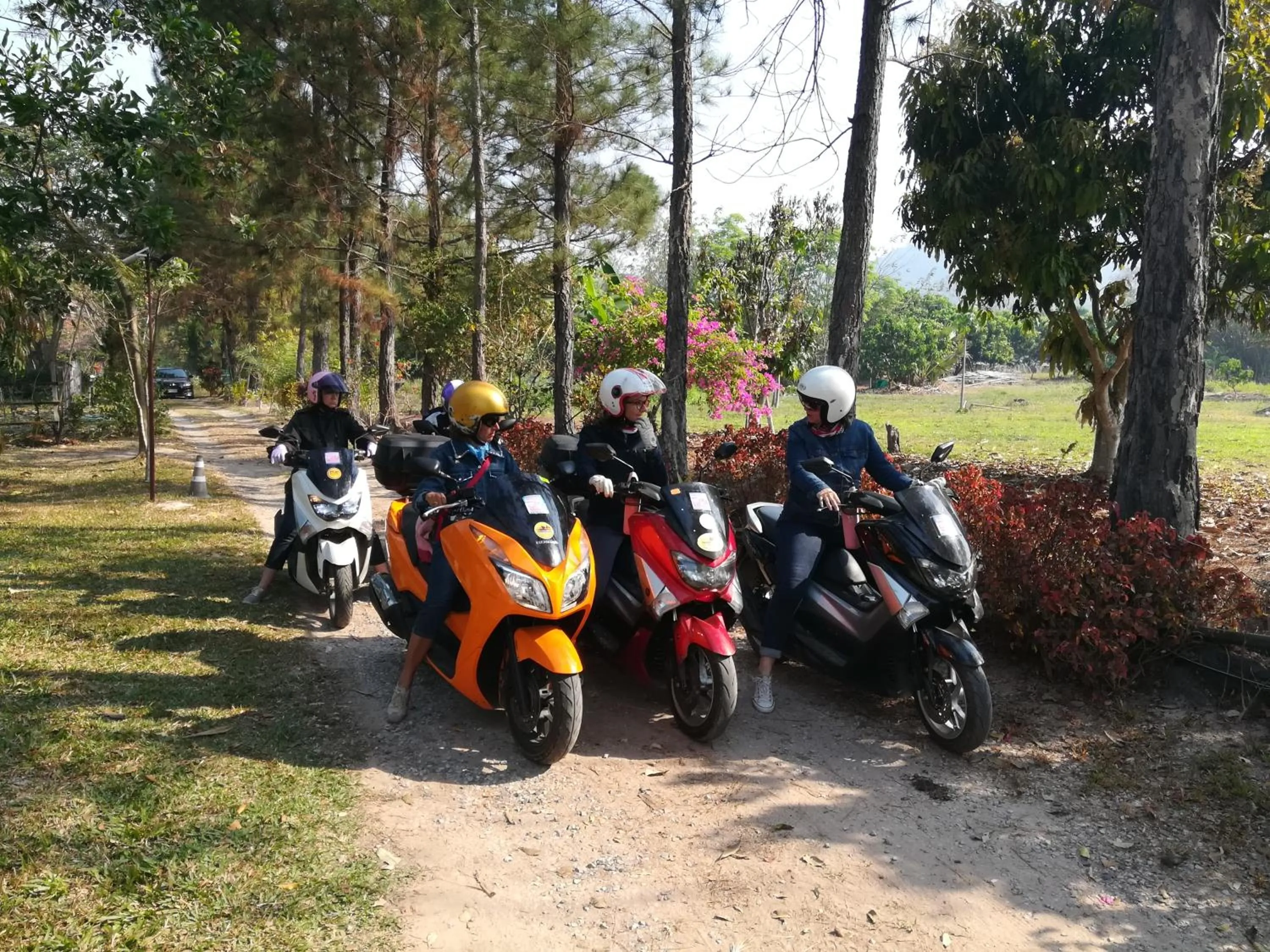 Guests in Khoom Kam Kaew